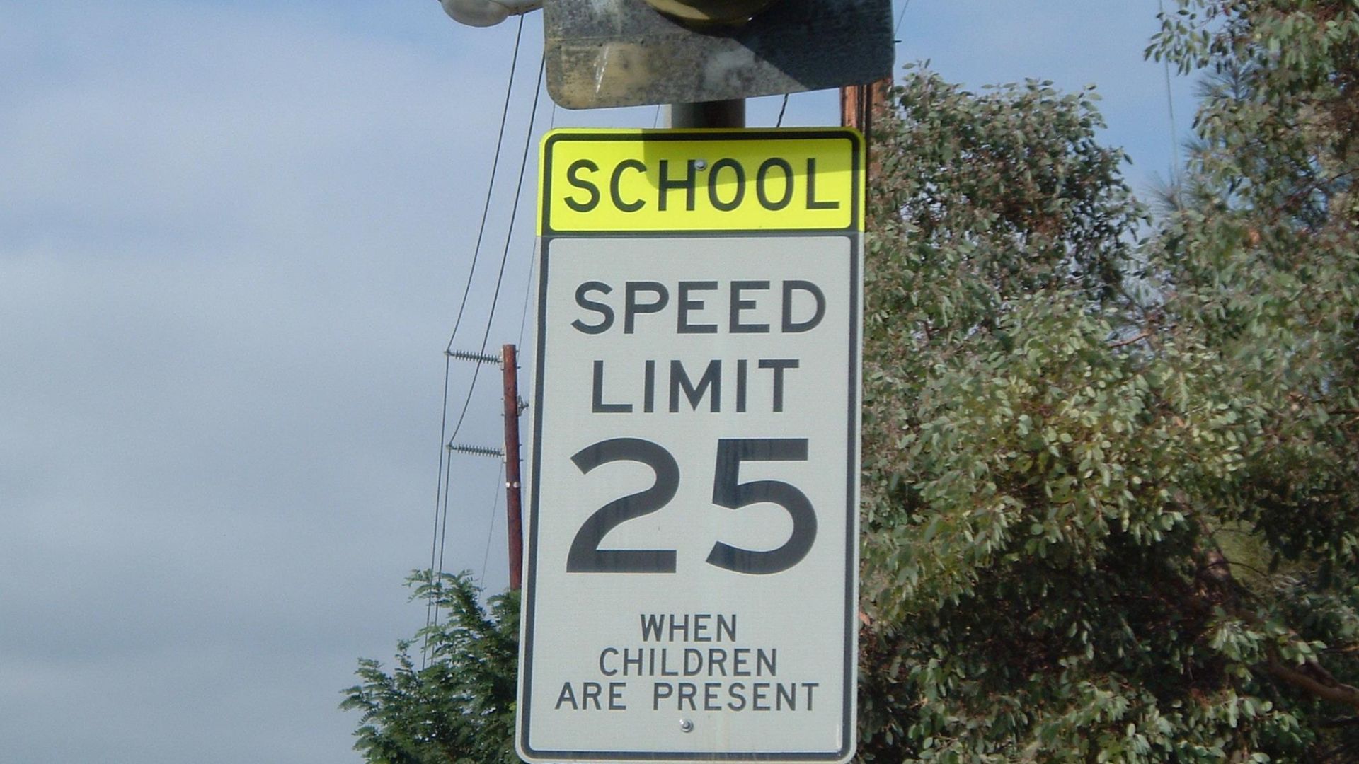 File:SchoolZone-SpeedLimitSignAndLight.JPG