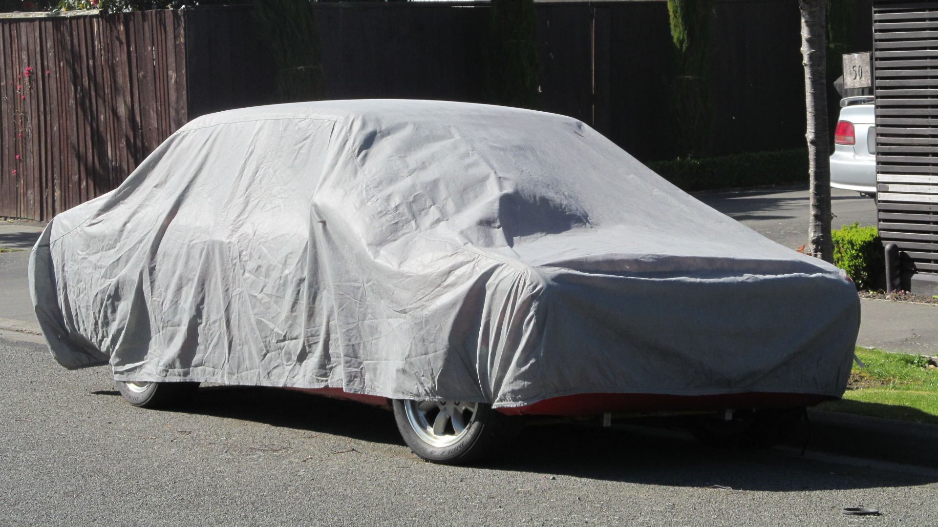 File:Guess the car... (15222285840).jpg