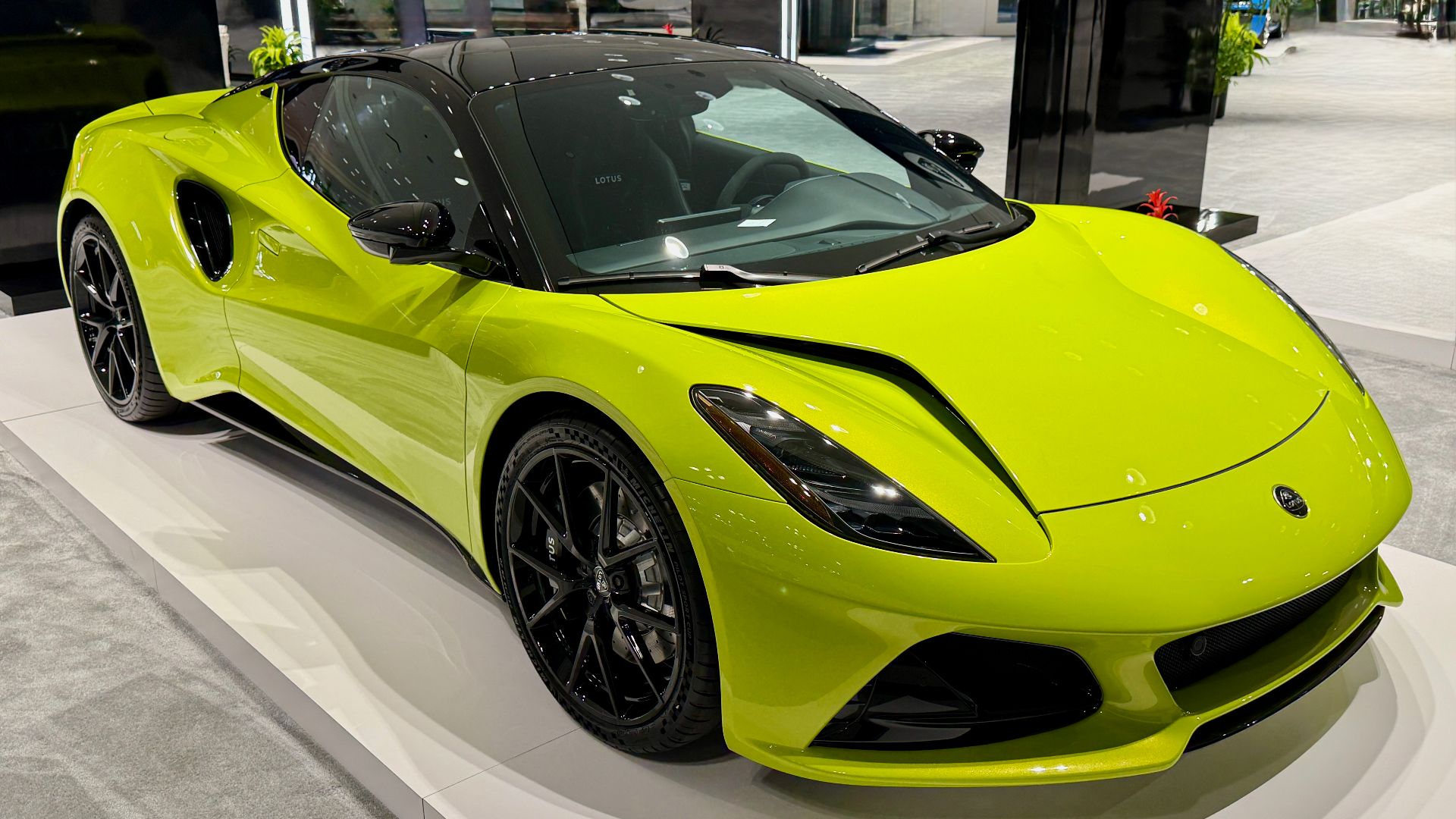 File:2025 Lotus Emira - 02.jpg