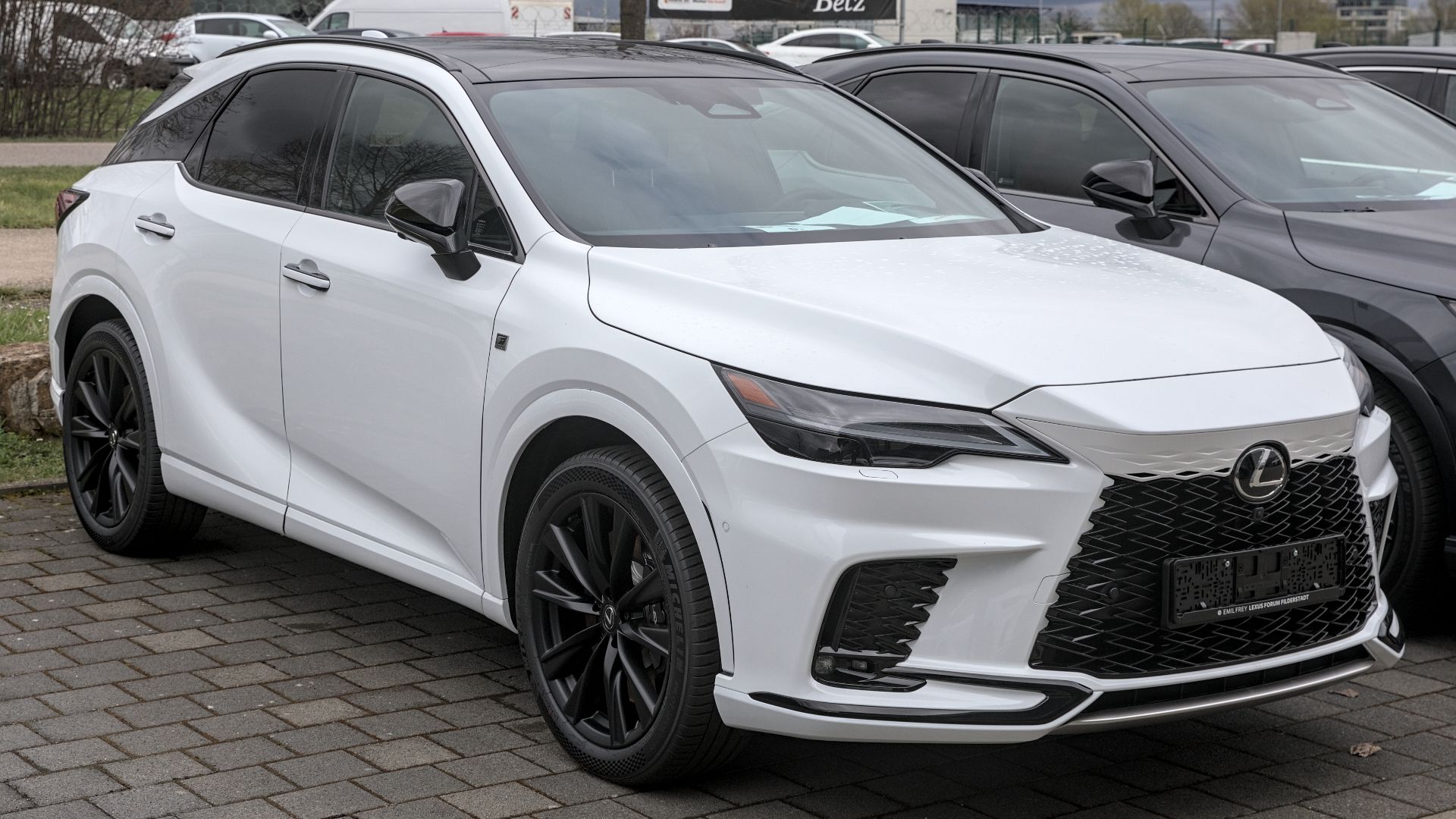 File:Lexus RX 500h F Sport Performance (TALH17) 1X7A7076.jpg