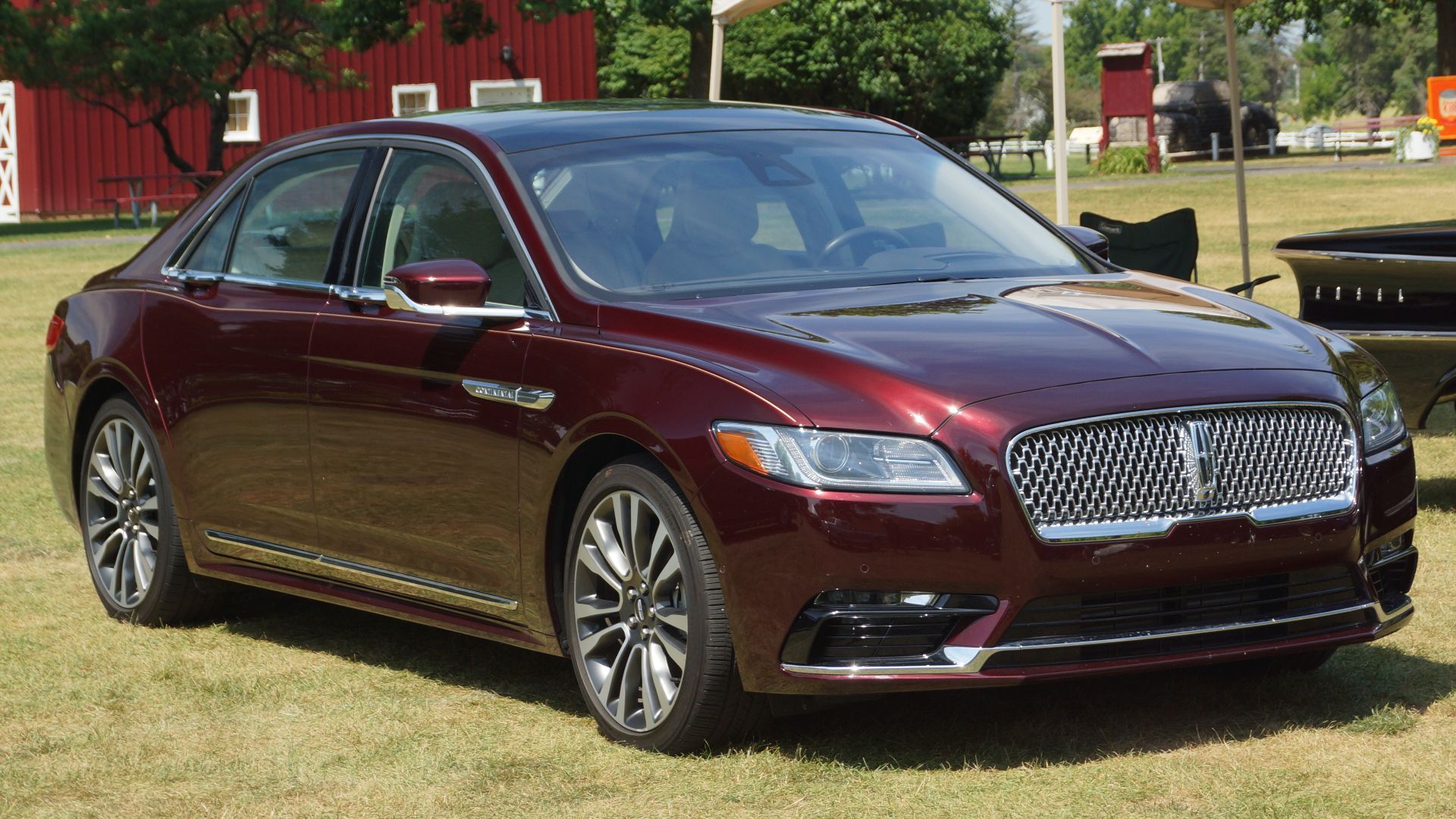 File:2017 Lincoln Continental-fc8.jpg
