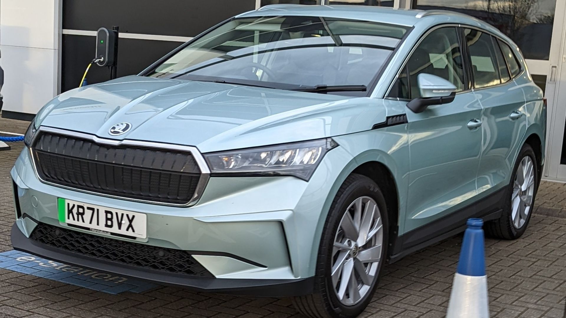 File:2021 Skoda Enyaq IV 60.jpg