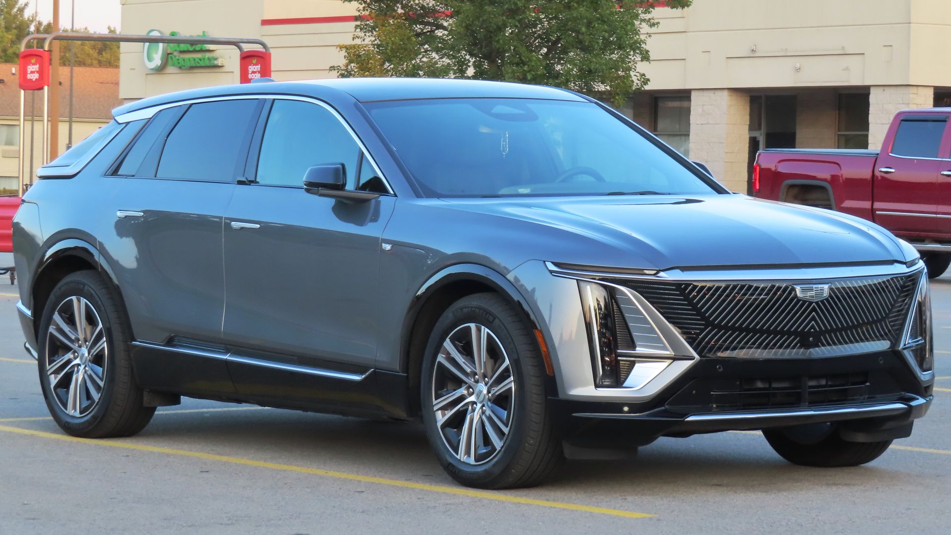 File:2023 Cadillac Lyriq Luxury 1, front right, 08-22-2024.jpg