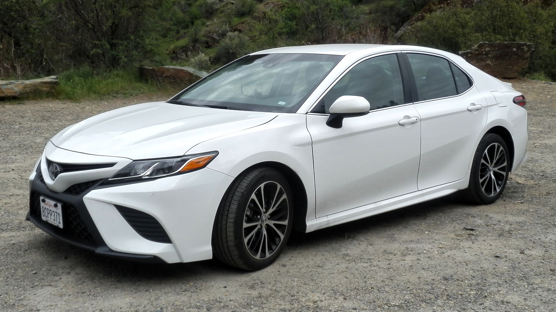 File:Toyota Camry SE P4110367.jpg