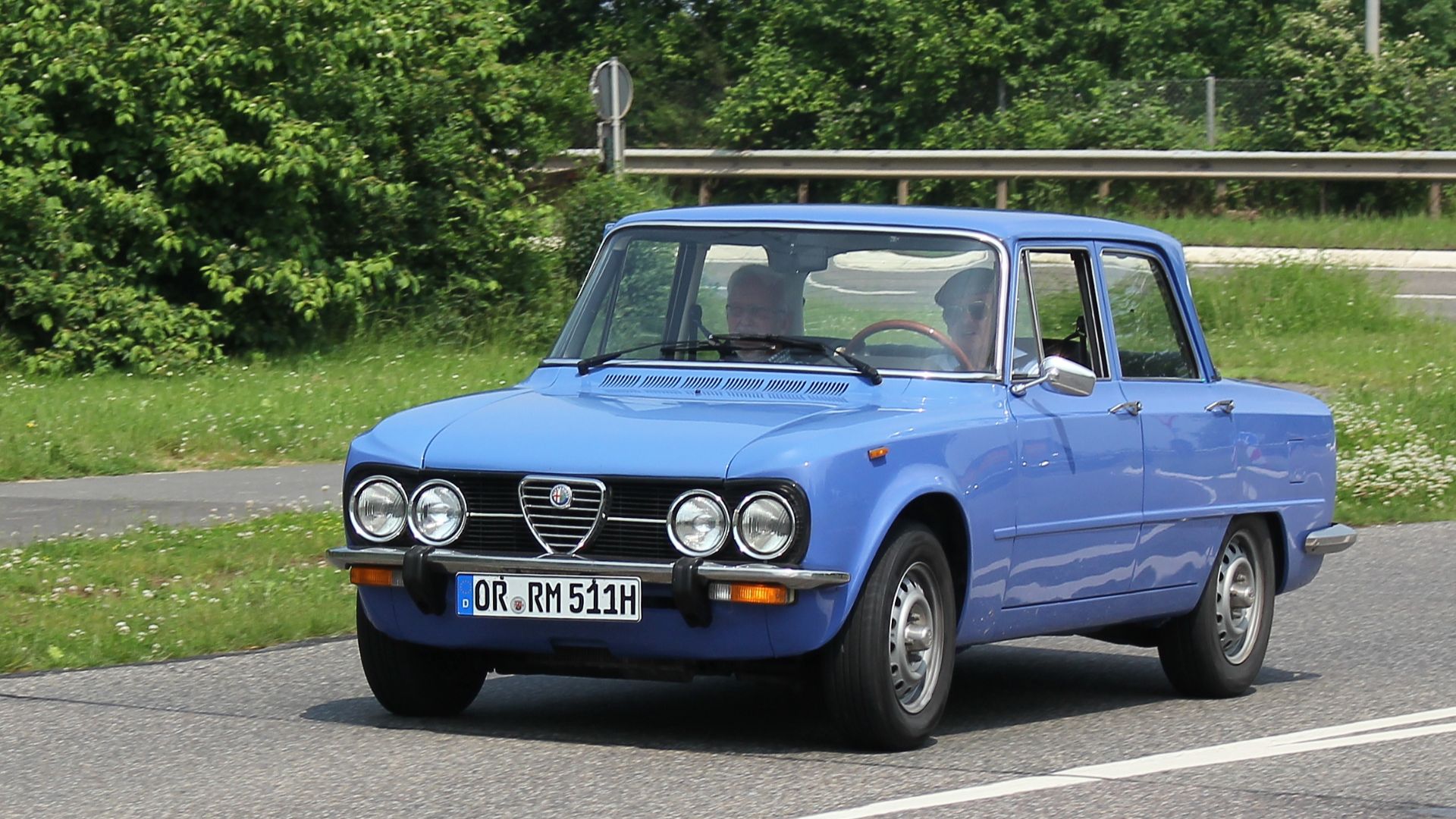 File:Alfa Romeo Giulia Nuova Super 1300 (Foto Sp 2016-06-05).JPG