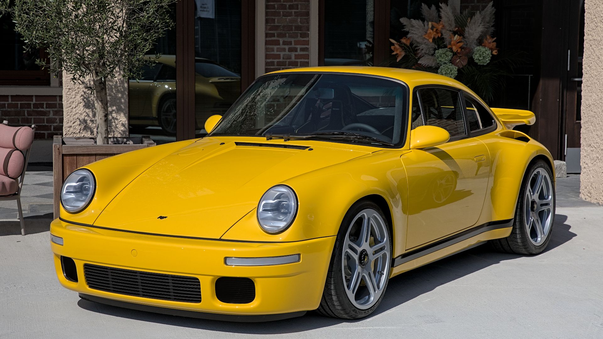 File:Ruf CTR (2017) Motorworld Munich wide crop 1X7A0054.jpg