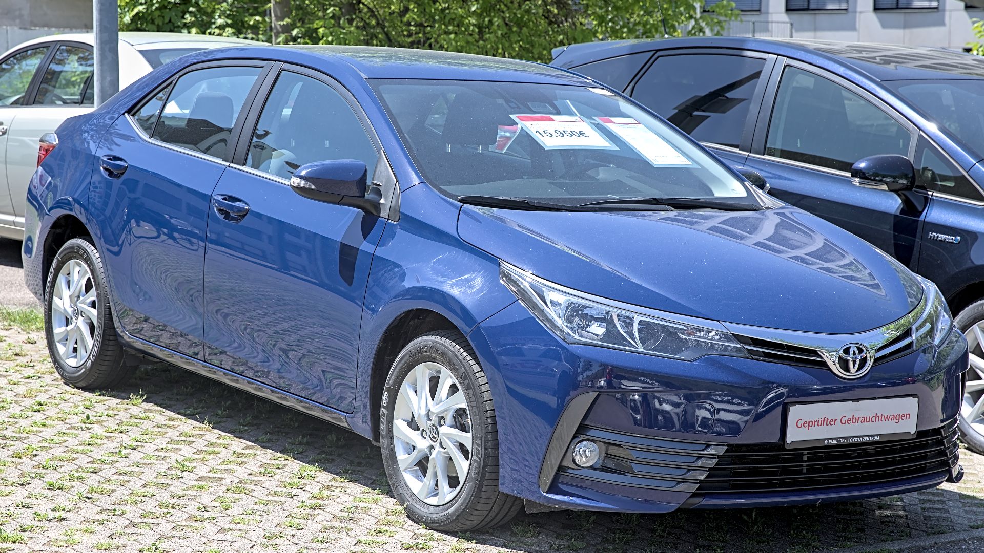 File:Toyota Corolla (E180) sedan facelift 1X7A0306.jpg