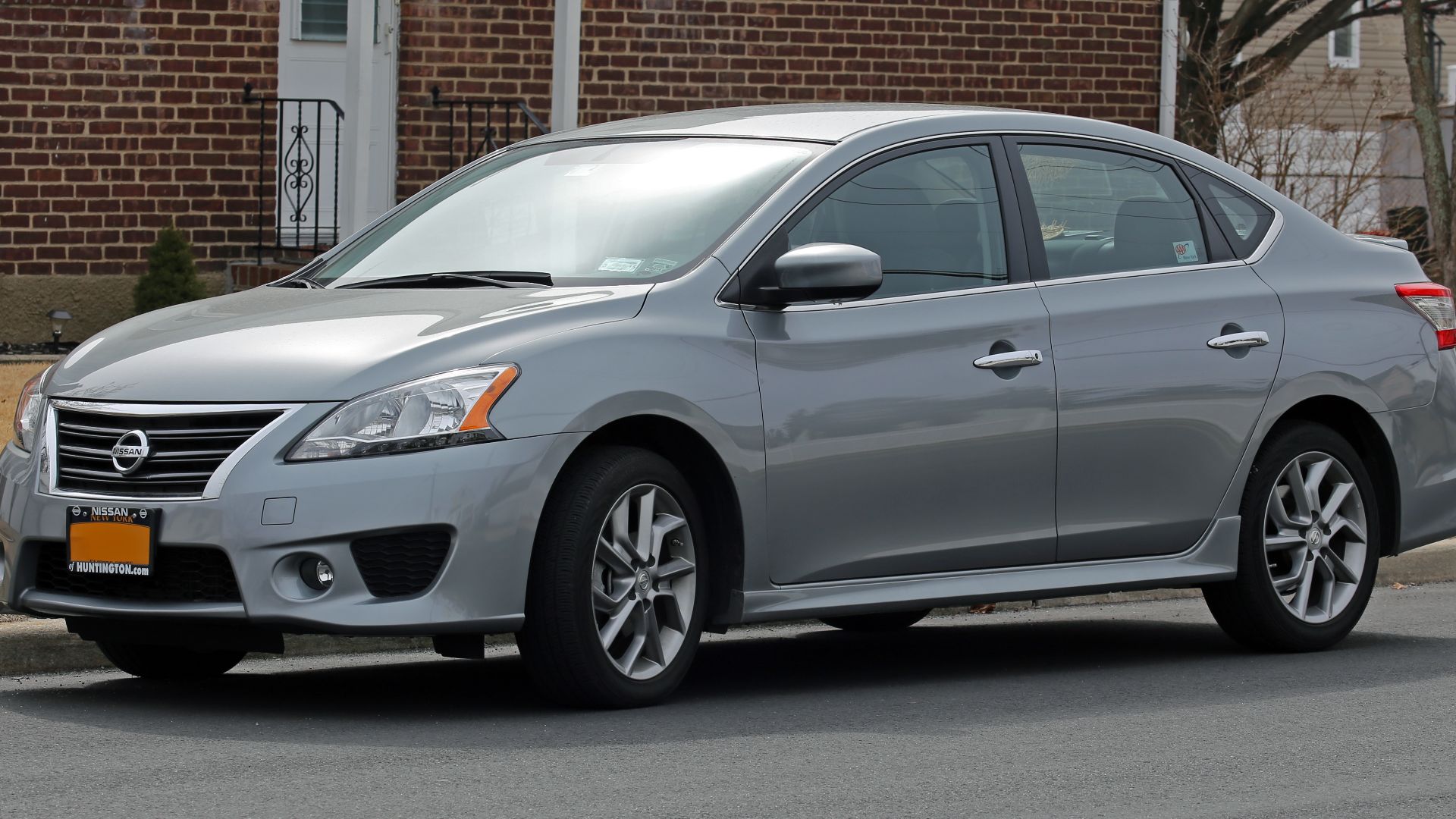 File:2013 Nissan Sentra SR front left.jpg
