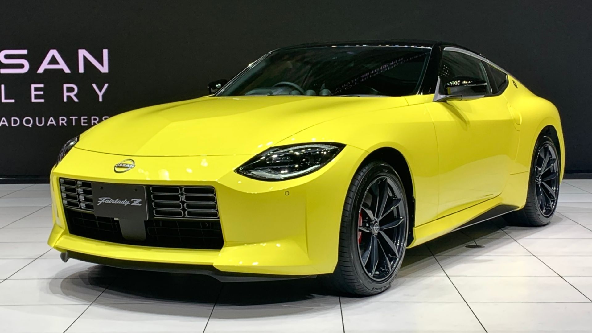 File:Nissan FAIRLADY Z (Z34) Version ST, 2022, left-front.jpg