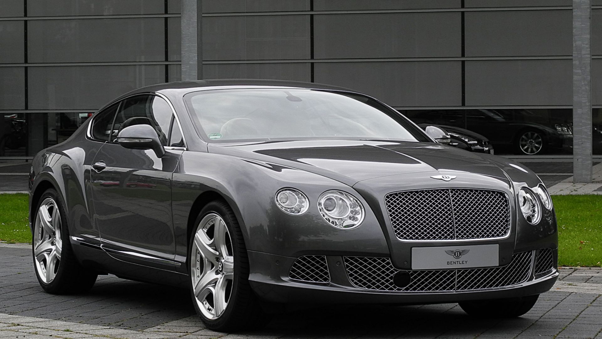 File:Bentley Continental GT (II) – Frontansicht (1), 30. August 2011, Düsseldorf.jpg