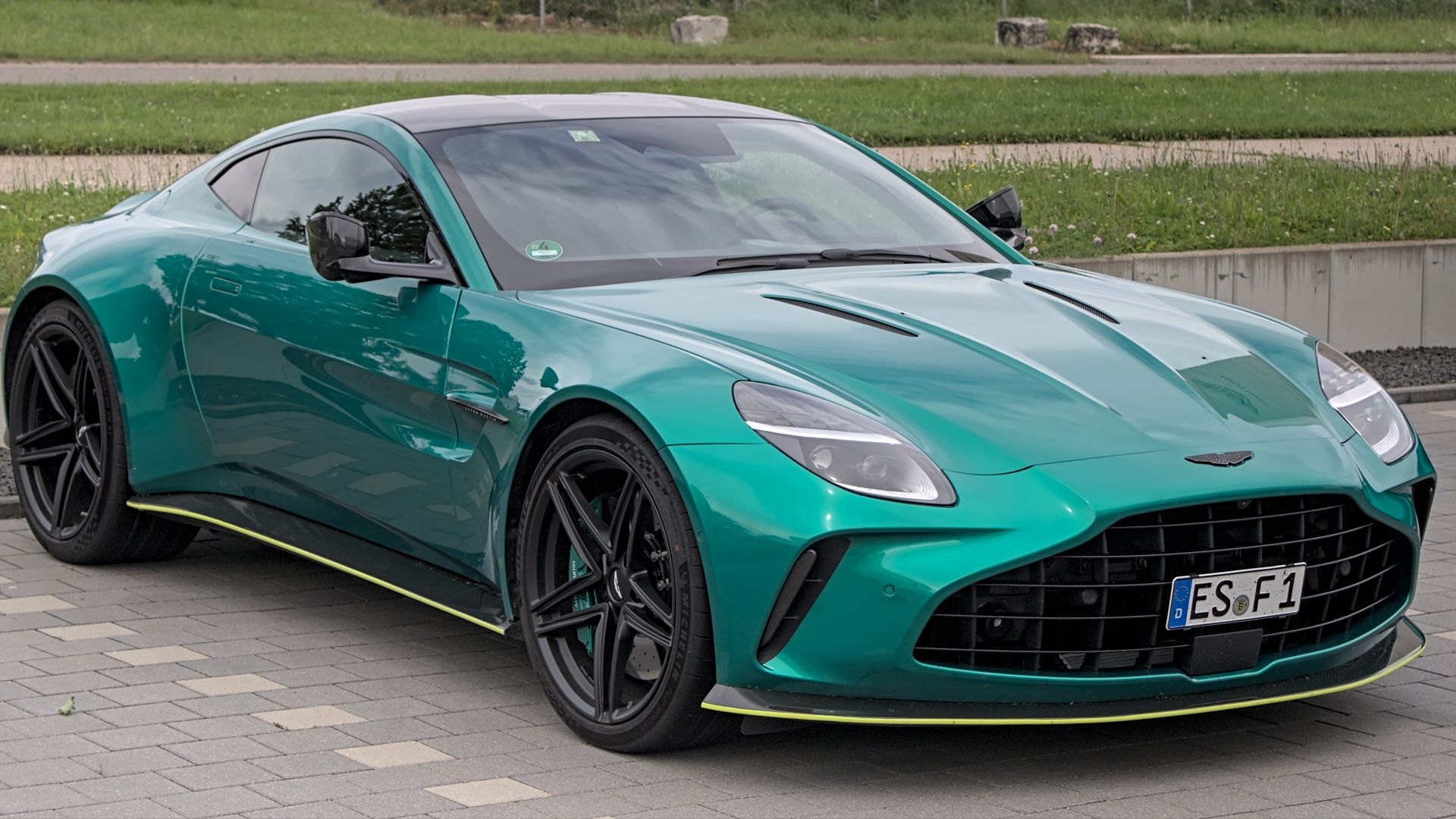 File:Aston Martin Vantage (2024) IMG 0002.jpg