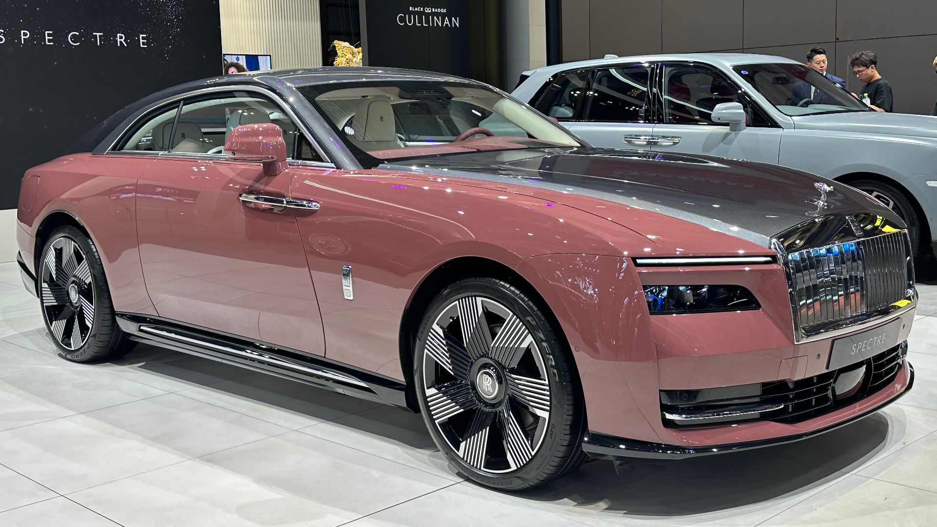 File:Rolls Royce Spectre 001.jpg