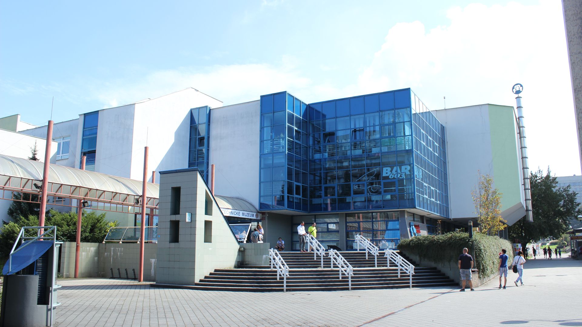 File:Kopřivnice, Technické muzeum Tatra, vstup.jpg