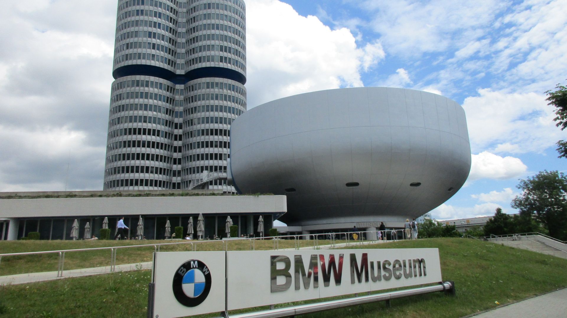 File:Musée BMW 004.jpg