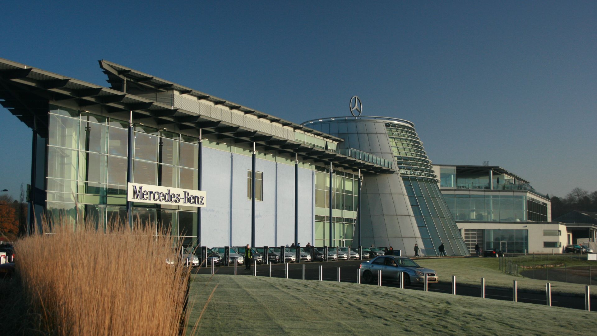 File:Mercedes-Benz World, Weybridge, Surrey - Flickr - Supermac1961.jpg