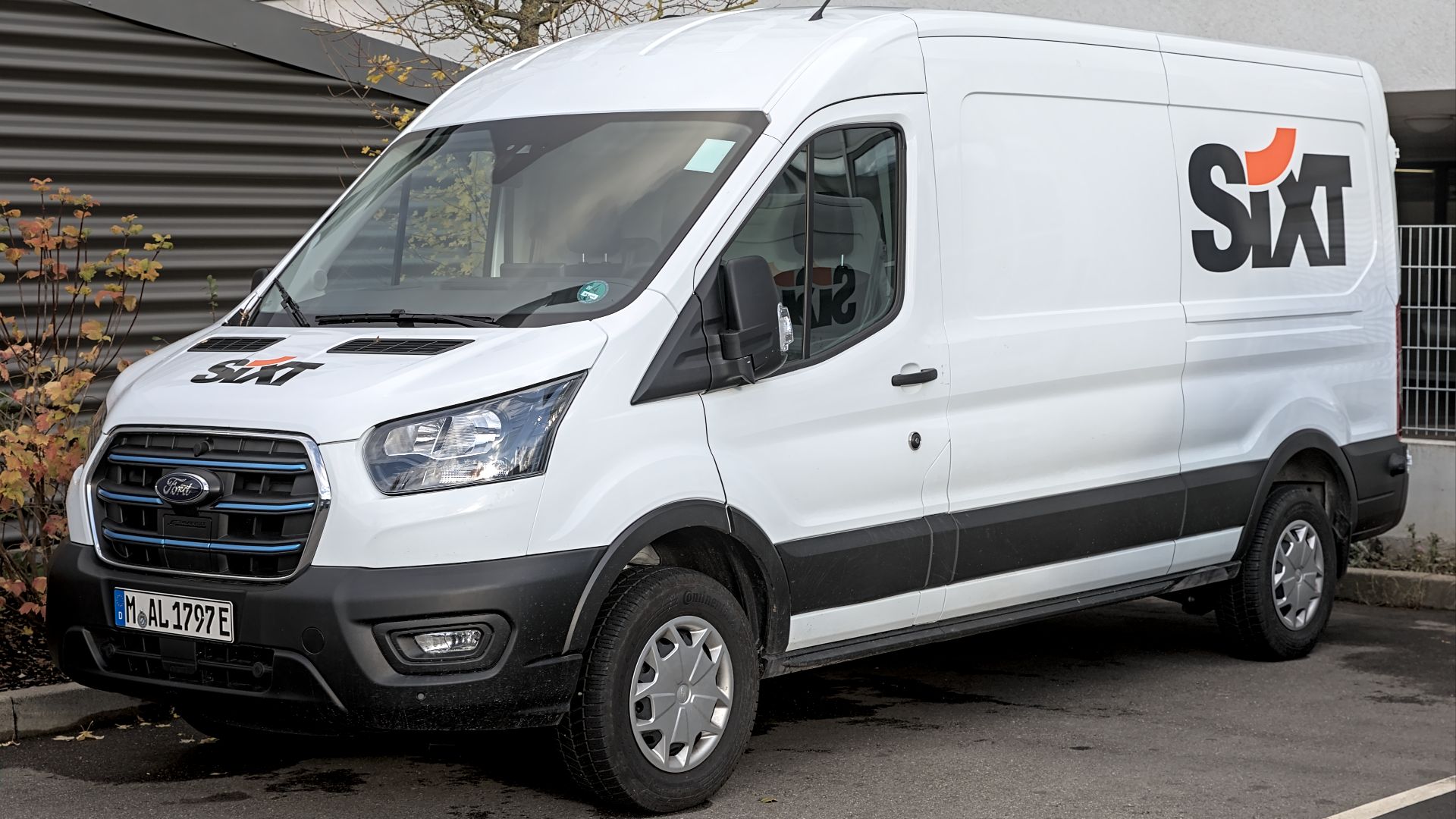 File:Ford E-Transit 1X7A1522.jpg