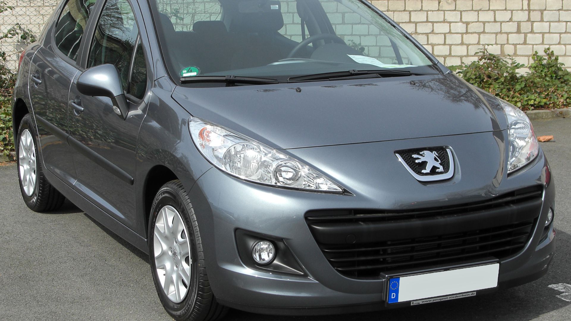 File:Peugeot 207 Facelift front 20100402.jpg