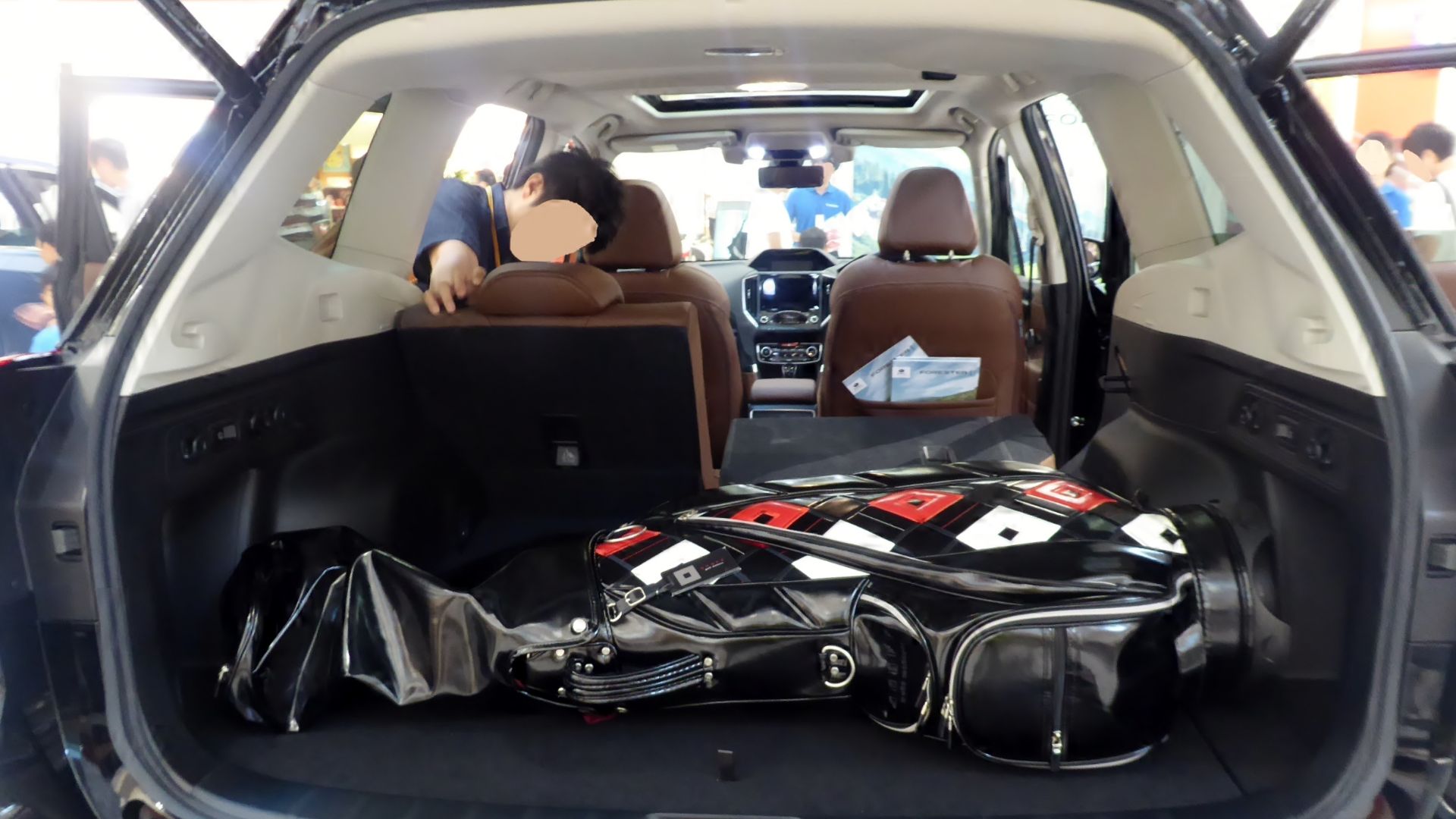 File:The trunkroom of Subaru FORESTER Advance (5AA-SKE).jpg