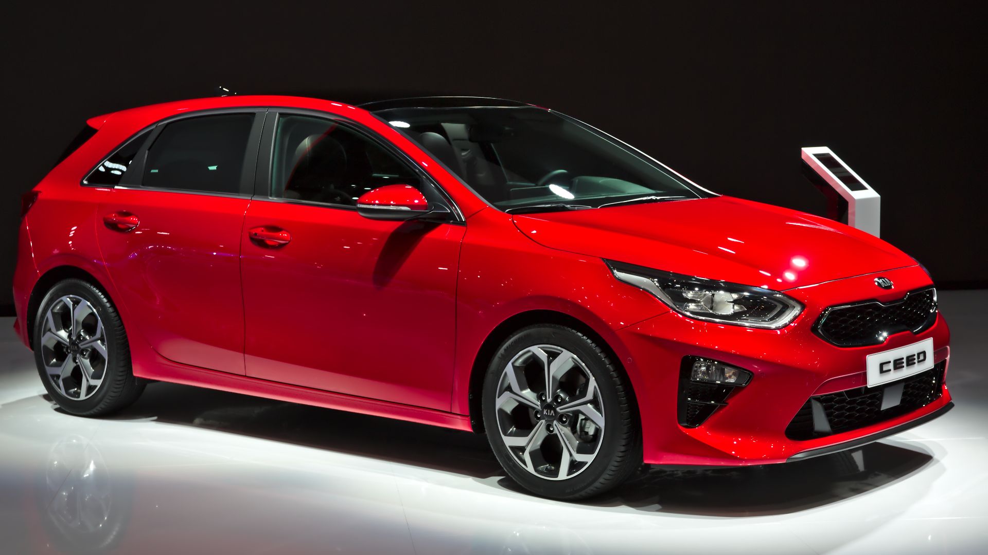 File:Kia Ceed Genf 2018 Red.jpg