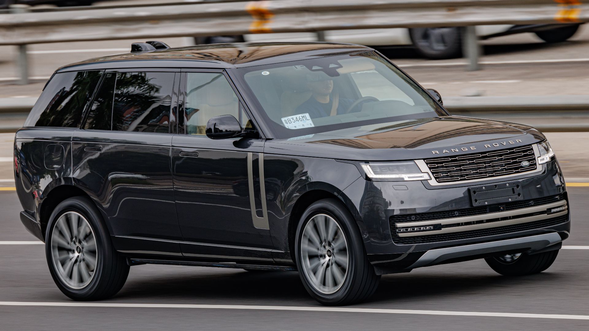 File:LAND ROVER RANGE ROVER (L460) China.jpg