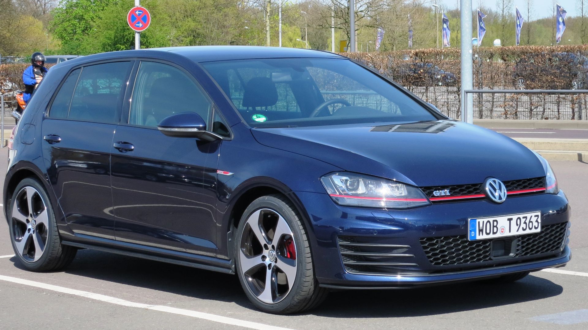 File:Volkswagen Golf GTi (2015) in Wolfsburg.JPG