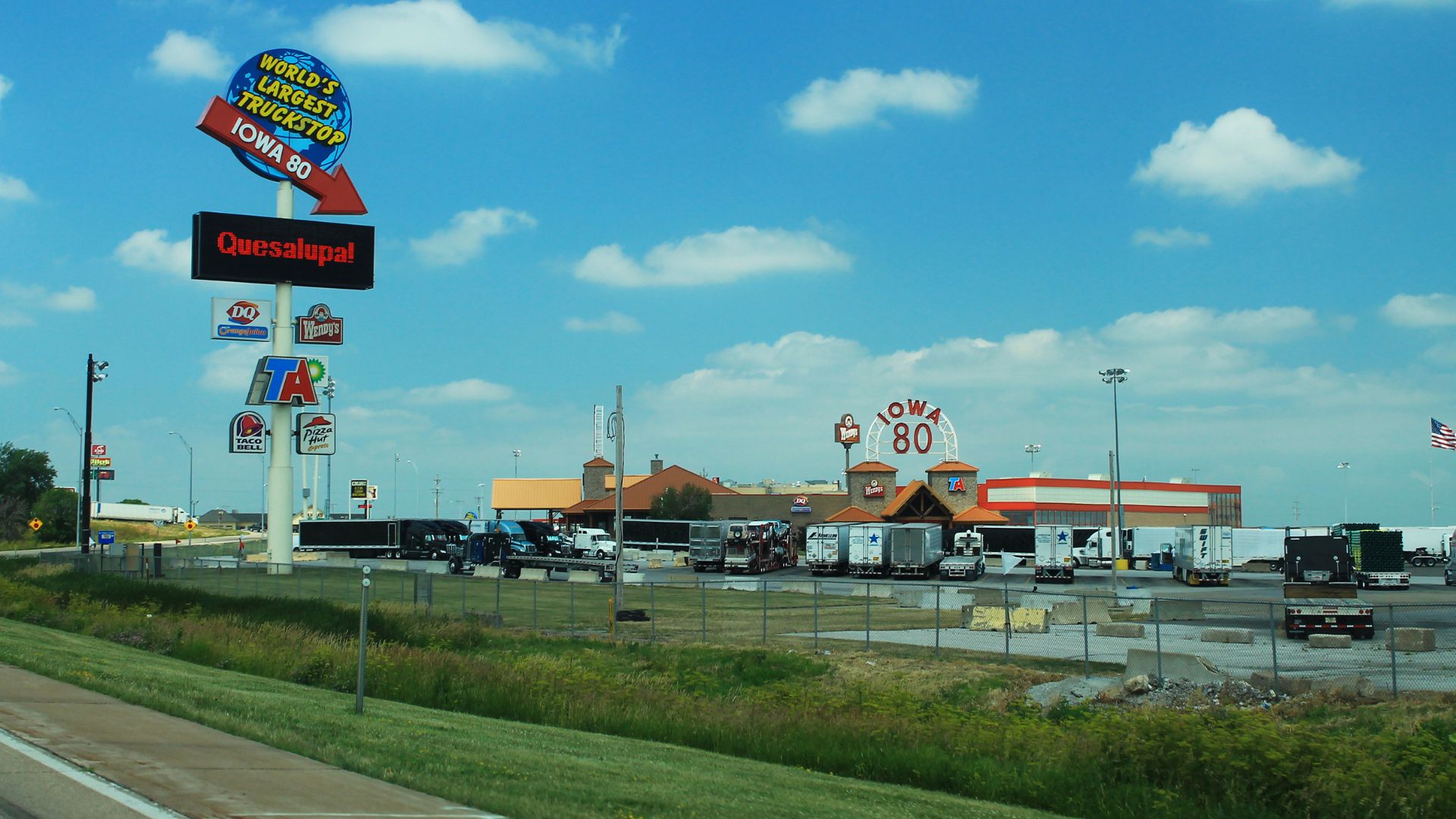 File:Iowa 80 World's Largest Truckstop (43602910764).jpg