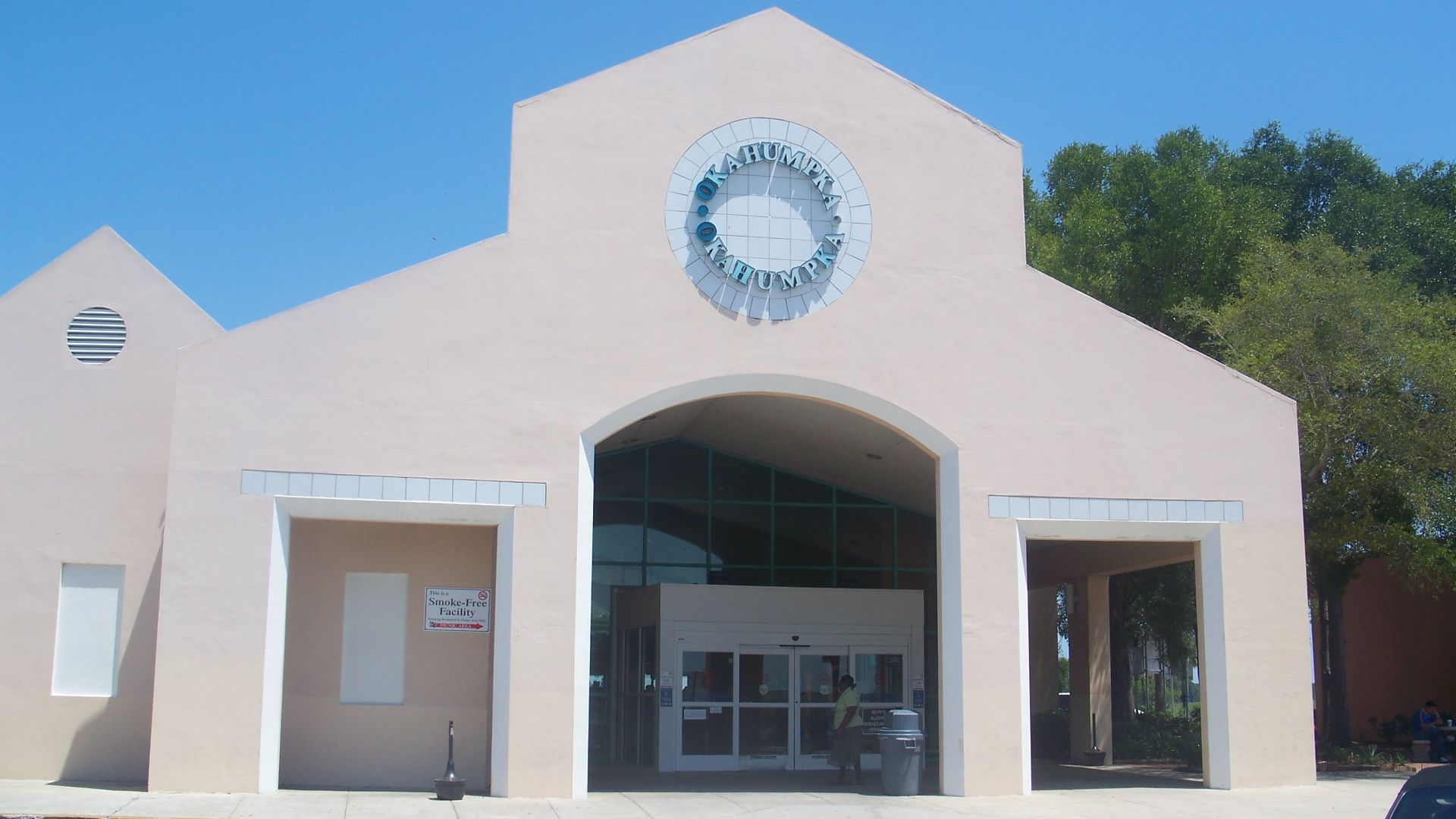 File:FL Turnpike Okahumpka01.jpg