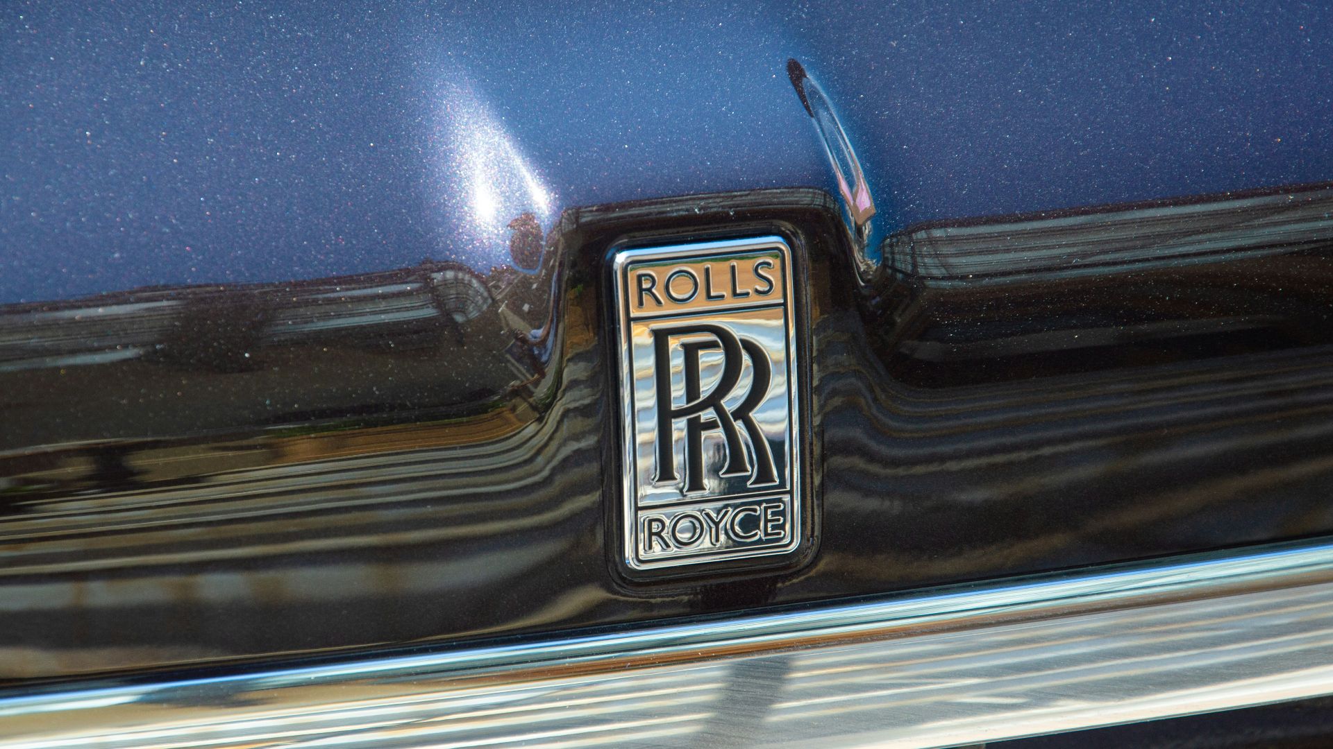 a close up of the emblem on a car