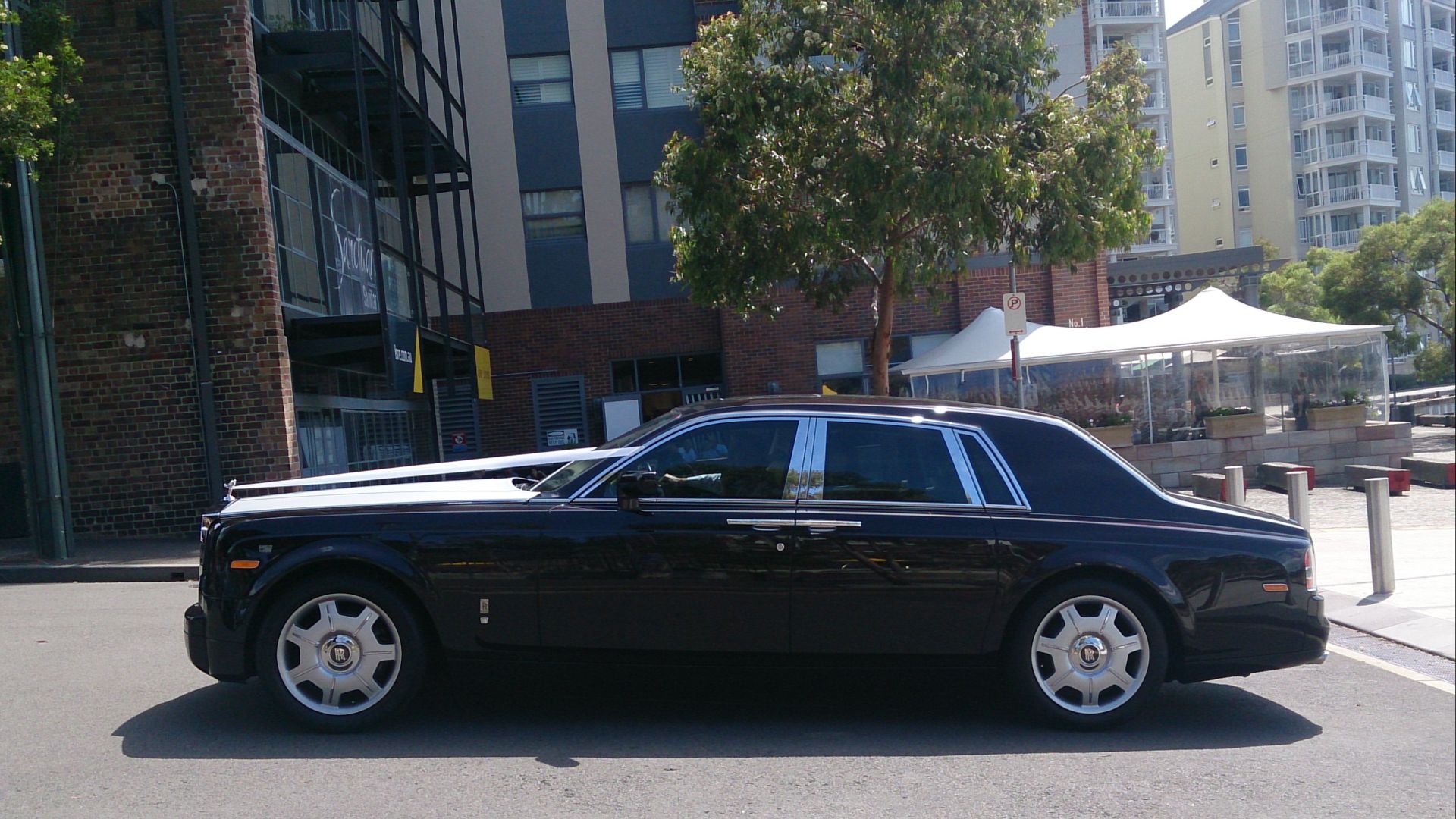 File:Rolls Royce Phantom (13690175694).jpg