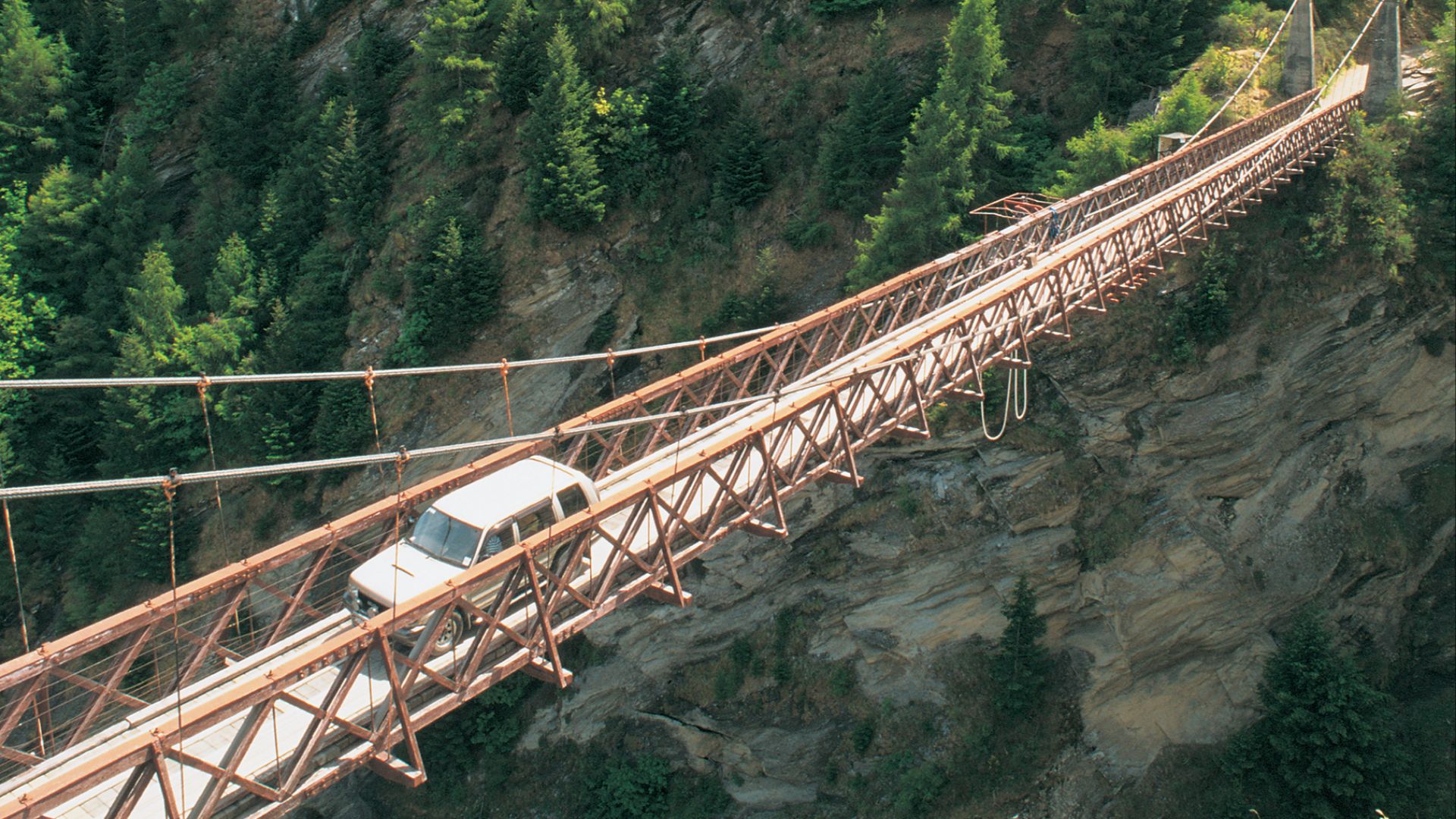 File:Skippers Bridge in Skippers Canyon.jpg