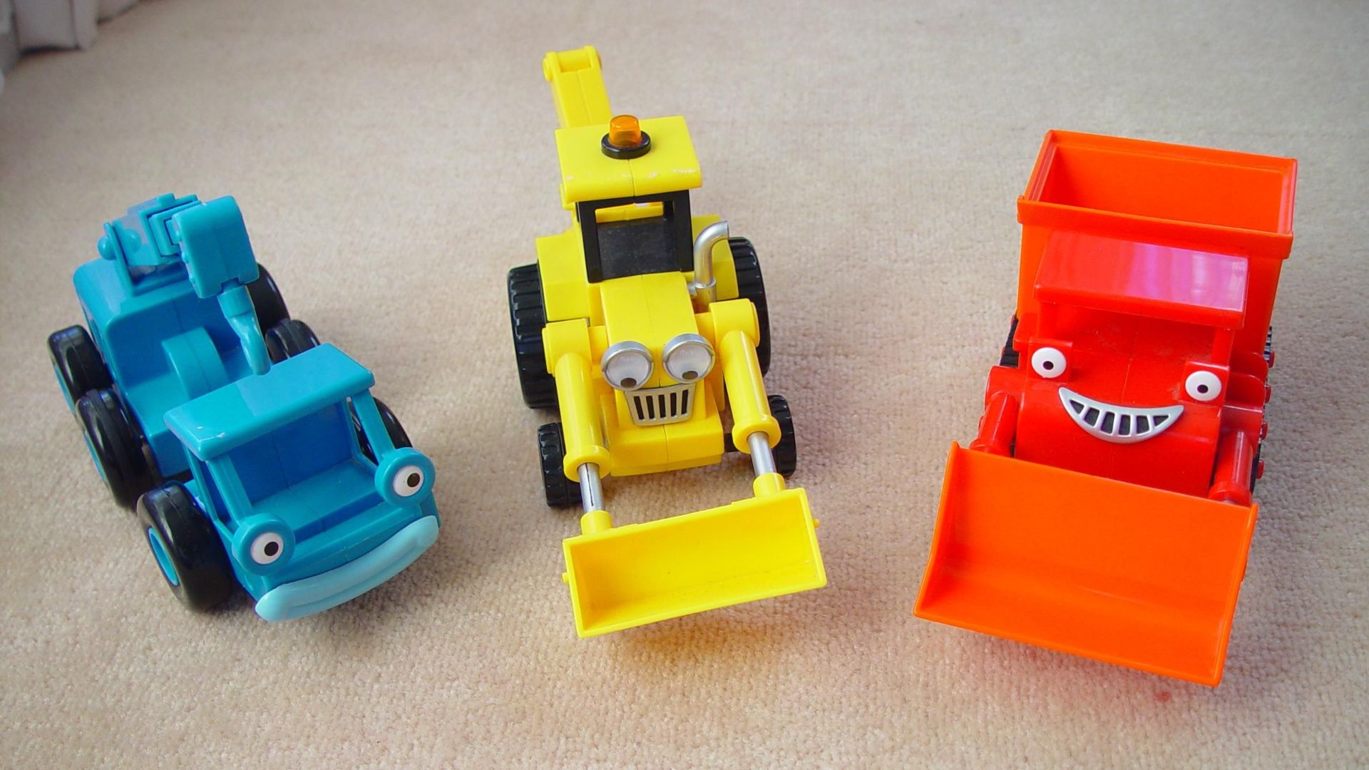 File:Dizzy muck scoop toys.jpg