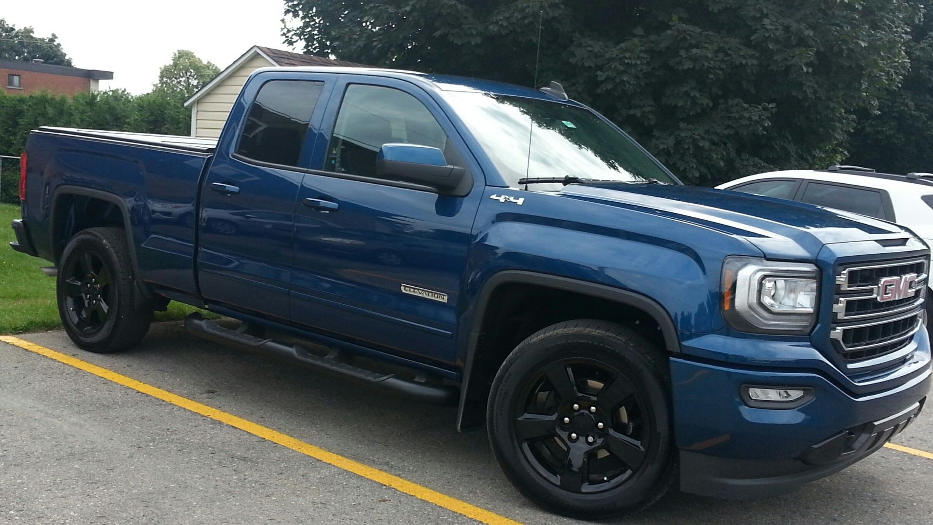 File:'16 GMC 1500 Sierra Crew Cab.jpg