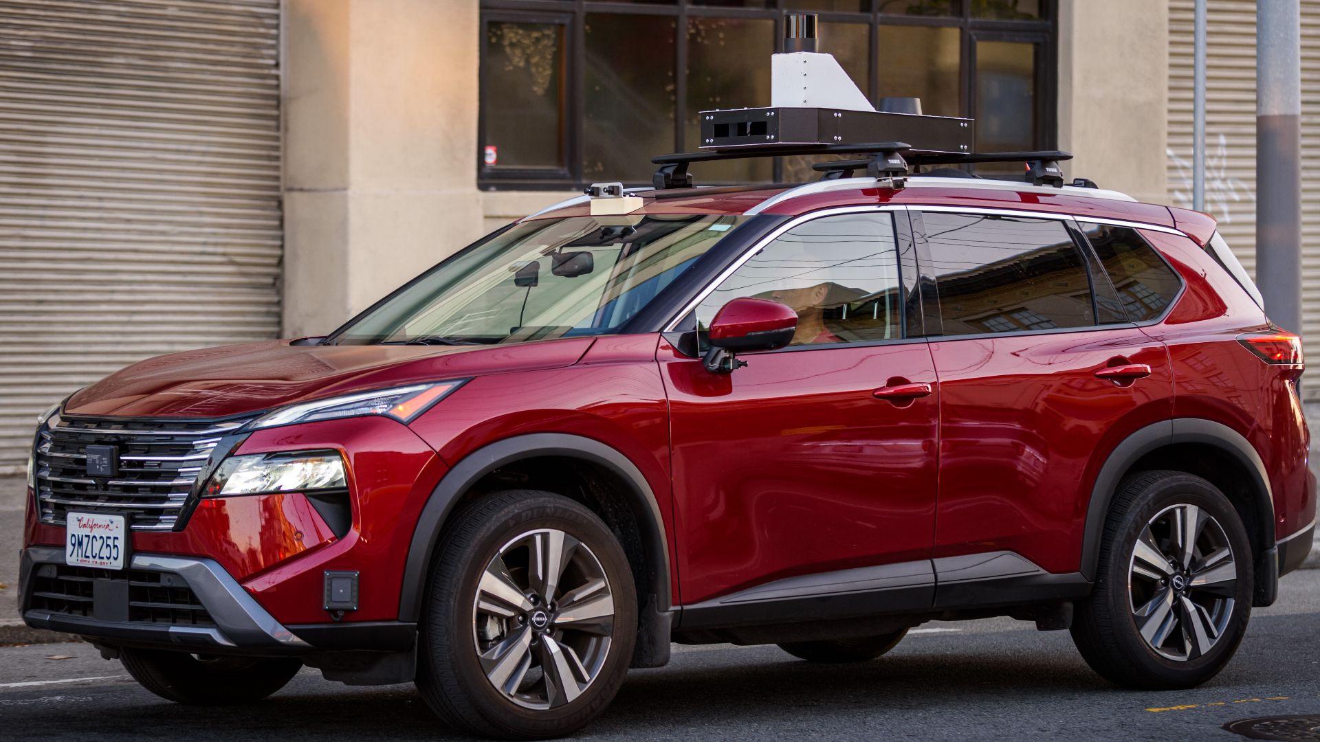 File:Unmarked Nissan Rogue - Possible Test Autonomous Vehicle - San Francisco, May 2025 03.jpg
