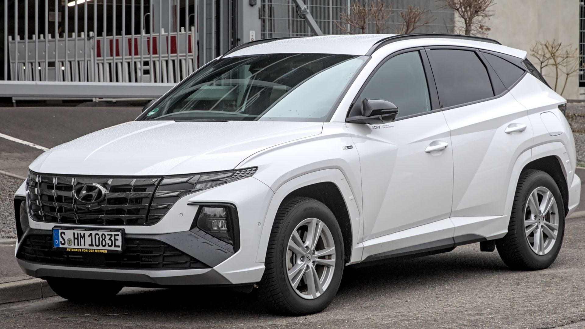 File:Hyundai Tucson (NX4, SWB) PHEV 1X7A1858.jpg