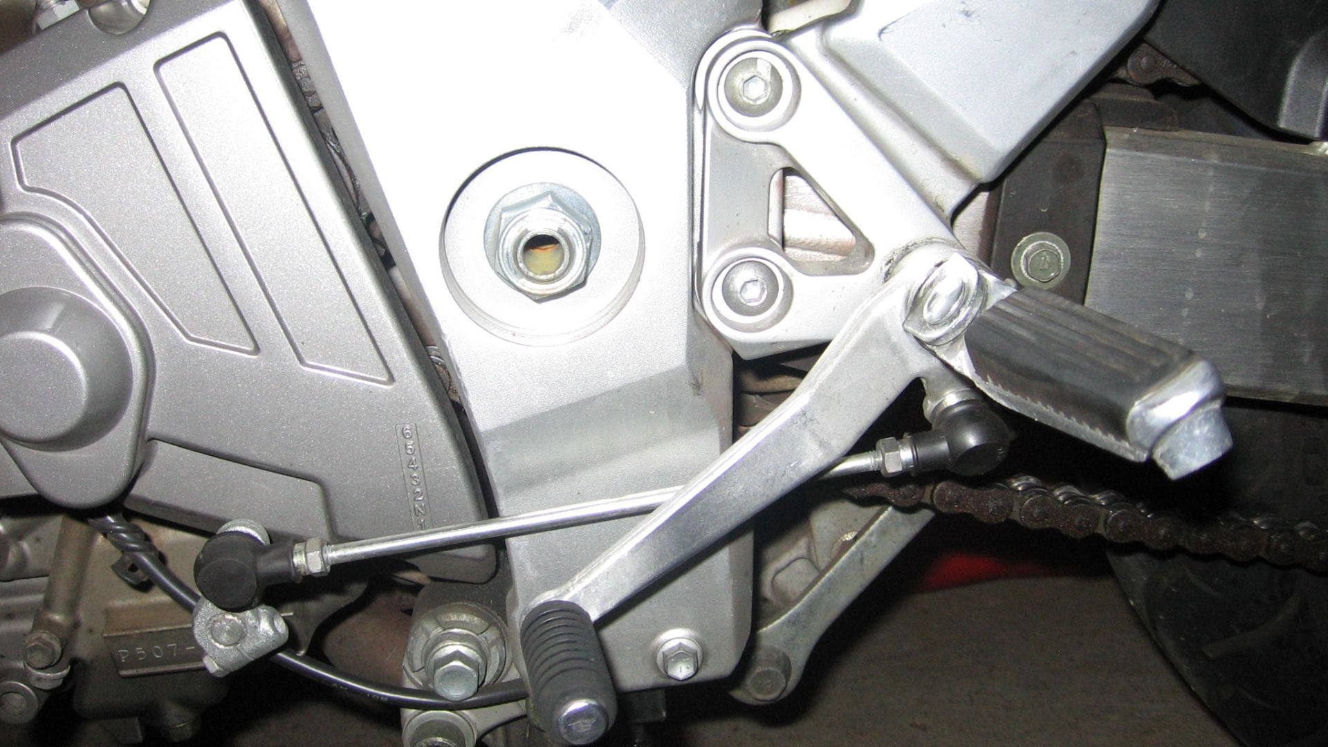 File:2003 SV650S Gearshift.jpg