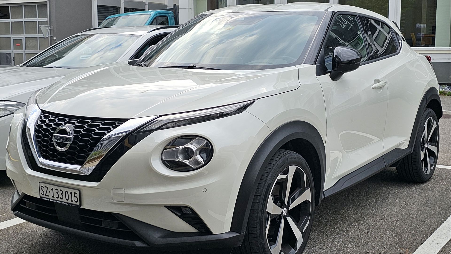 File:Nissan Juke F16 Arctic White (1).jpg