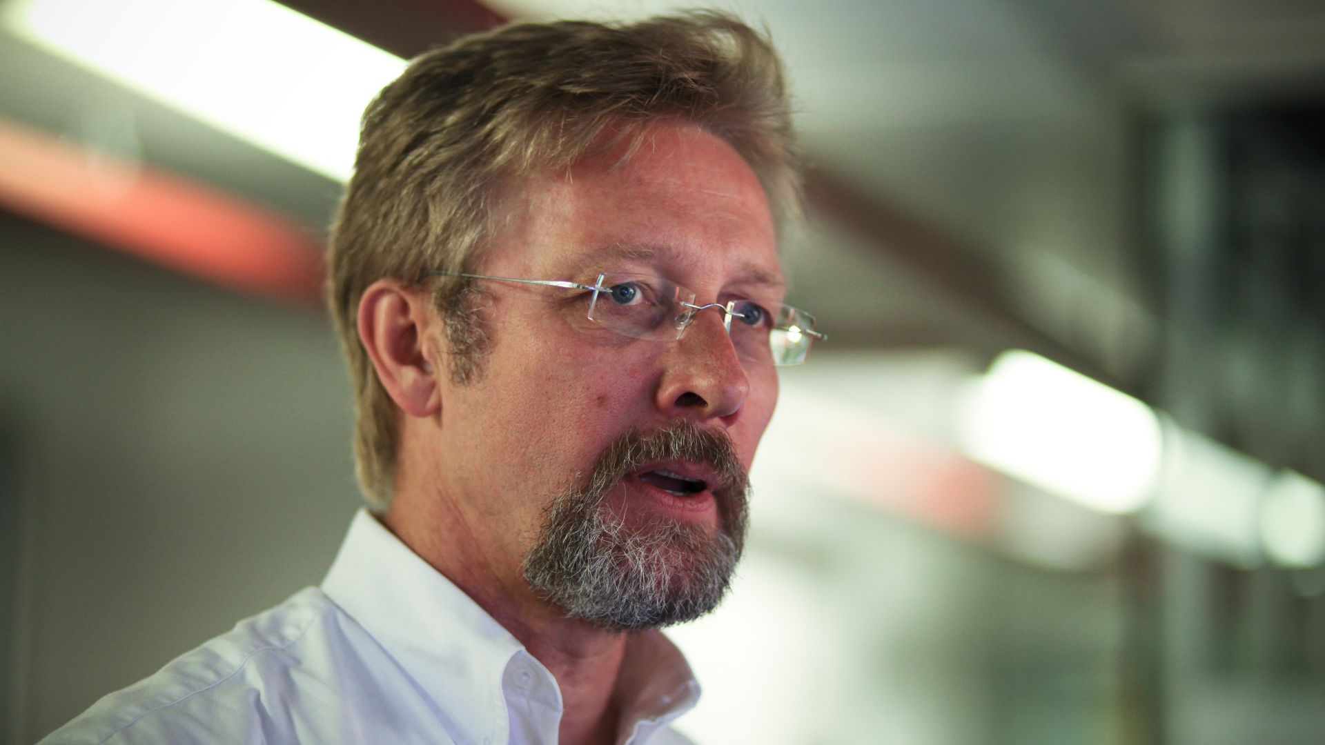 File:Chris Bangle in 2009.jpg