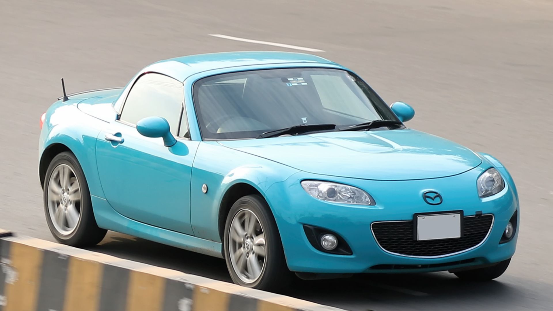 File:Mazda MX-5 Miata, Bangladesh (27653889468).jpg