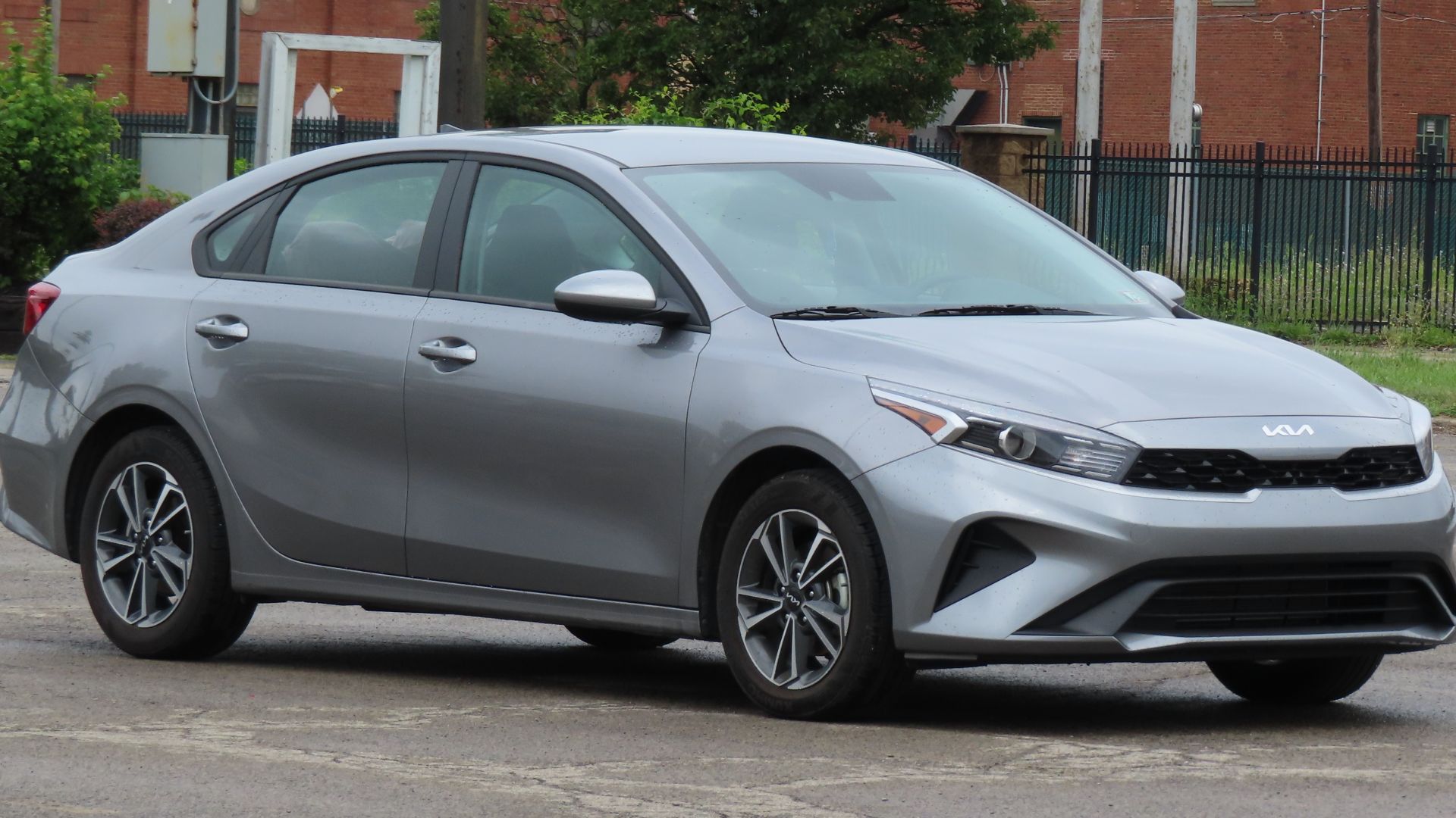 File:2023 Kia Forte LXS, front right, 08-03-2024.jpg