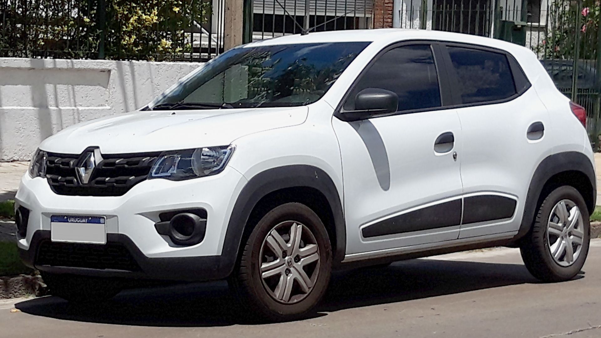 File:Renault Kwid 2017 in Montevideo (front).jpg
