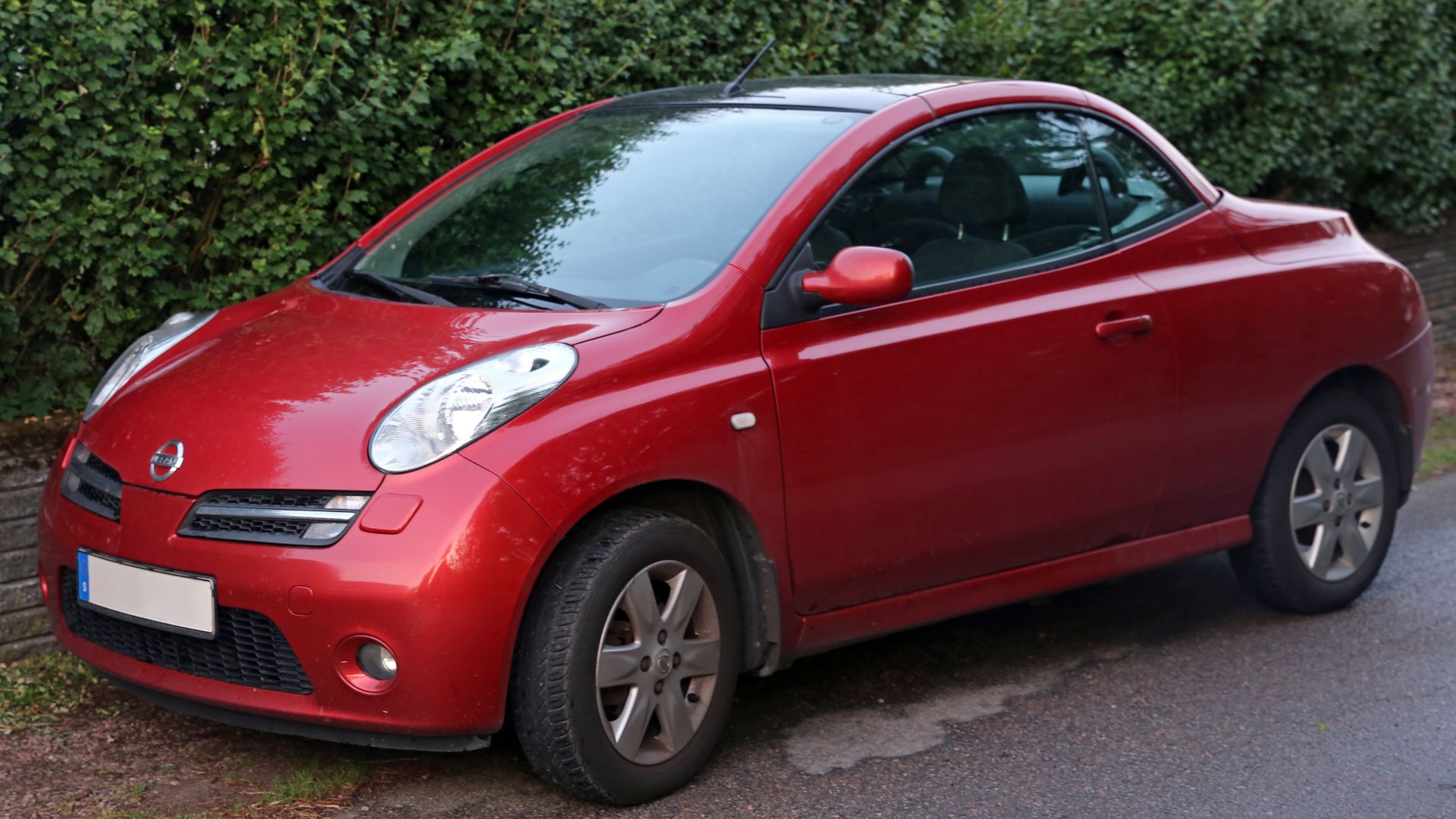 File:2006 Nissan Micra C+C 1.6, front left (Sweden).jpg