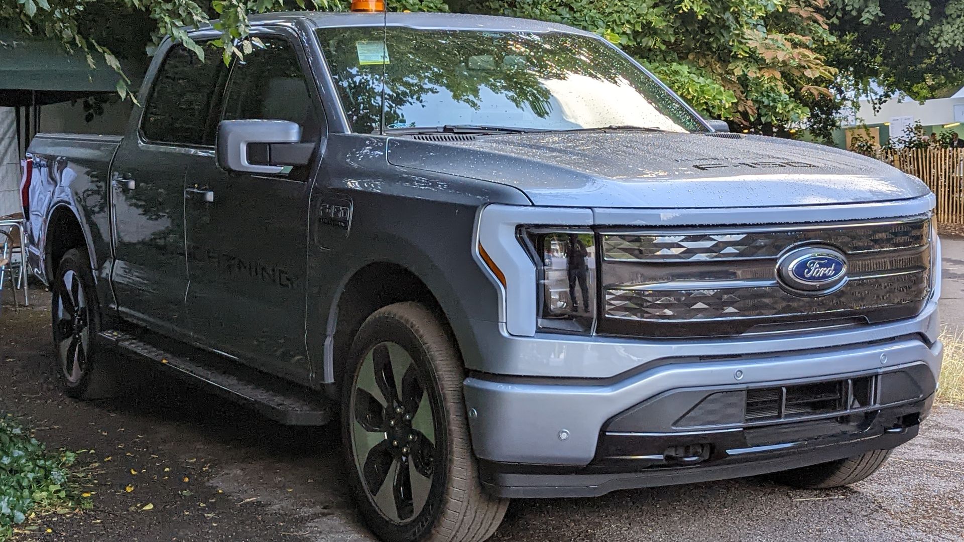 File:2022 Ford F-150 Lightning.jpg