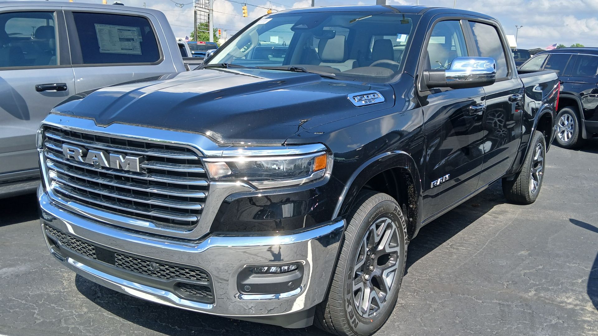 File:2025 Ram 1500 front view.jpg