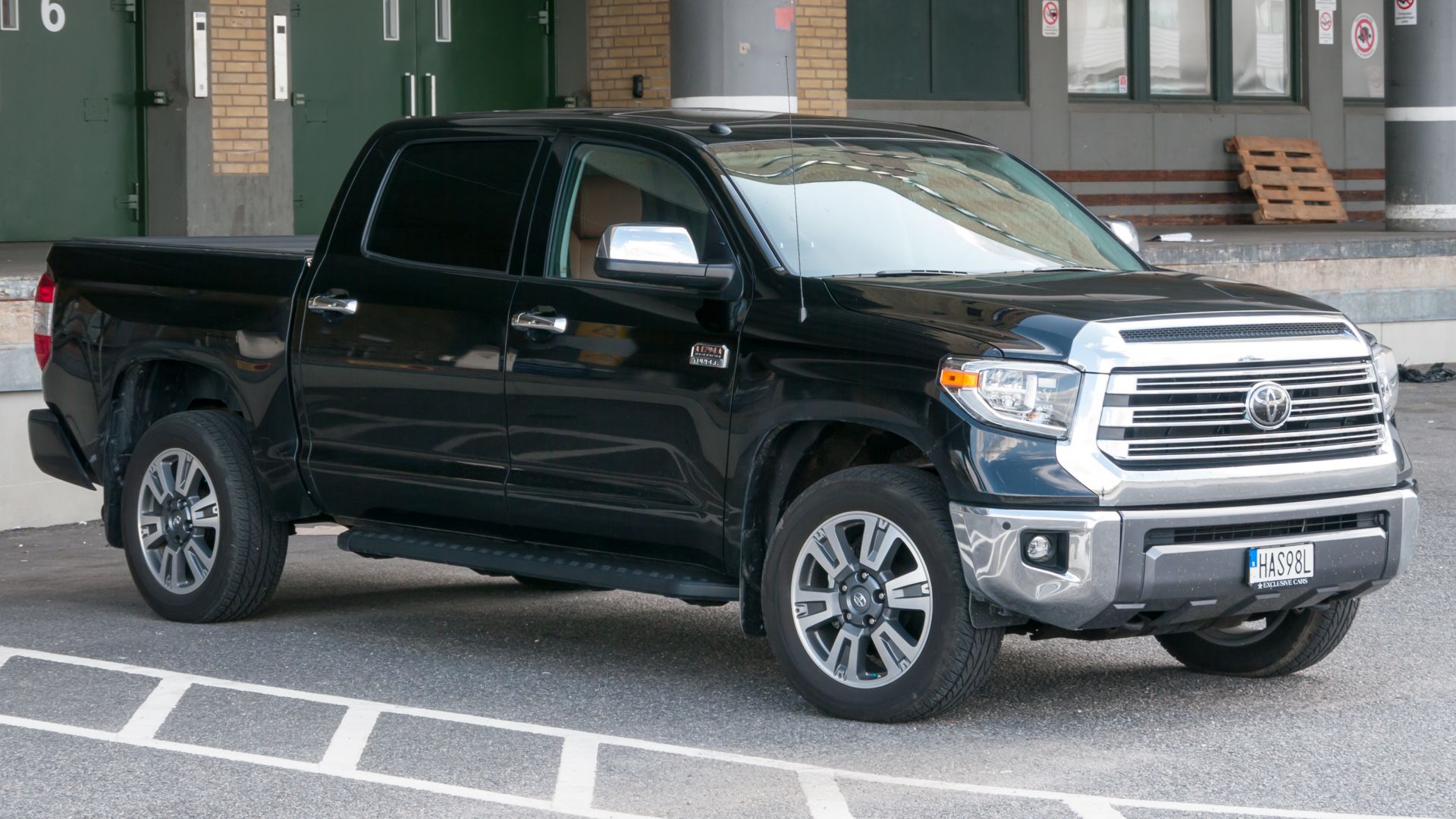 File:Toyota Tundra, Stockholm ( 1090862).jpg