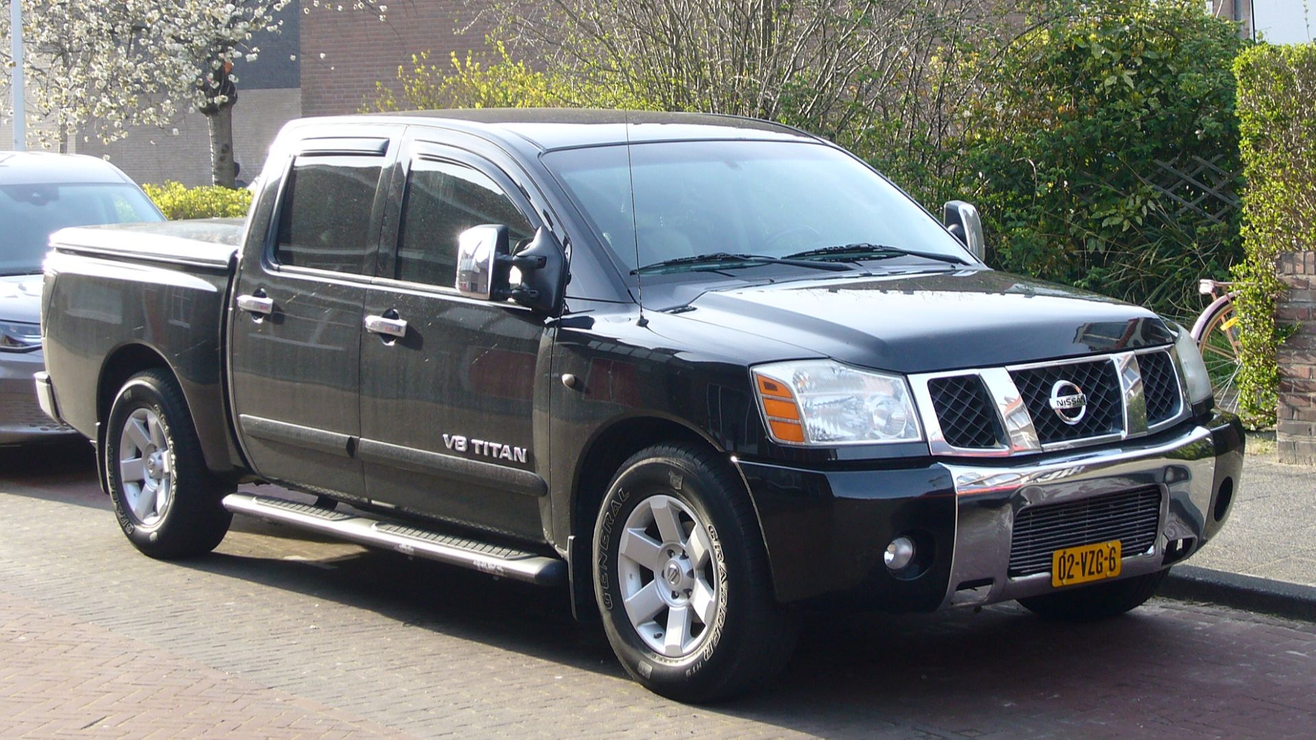 File:2007 Nissan Titan 5.6 V8 (52000368213).jpg