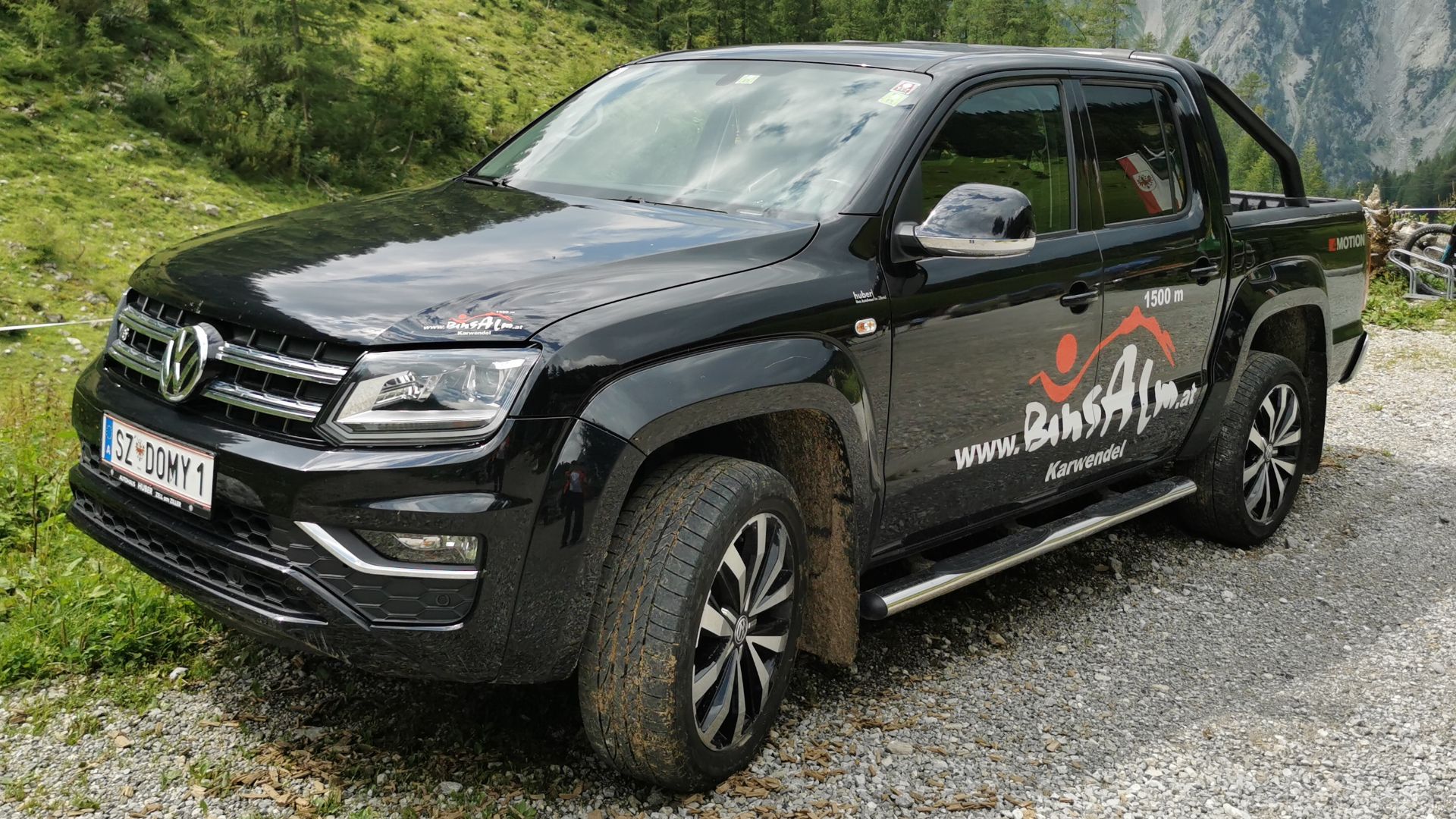 File:AUT — Tirol – Bezirk Schwaz — Gemeinde Vomp — Gemeindeteil Hinterriß — Hinterriß 1 (VW Amarok) 2020.JPG