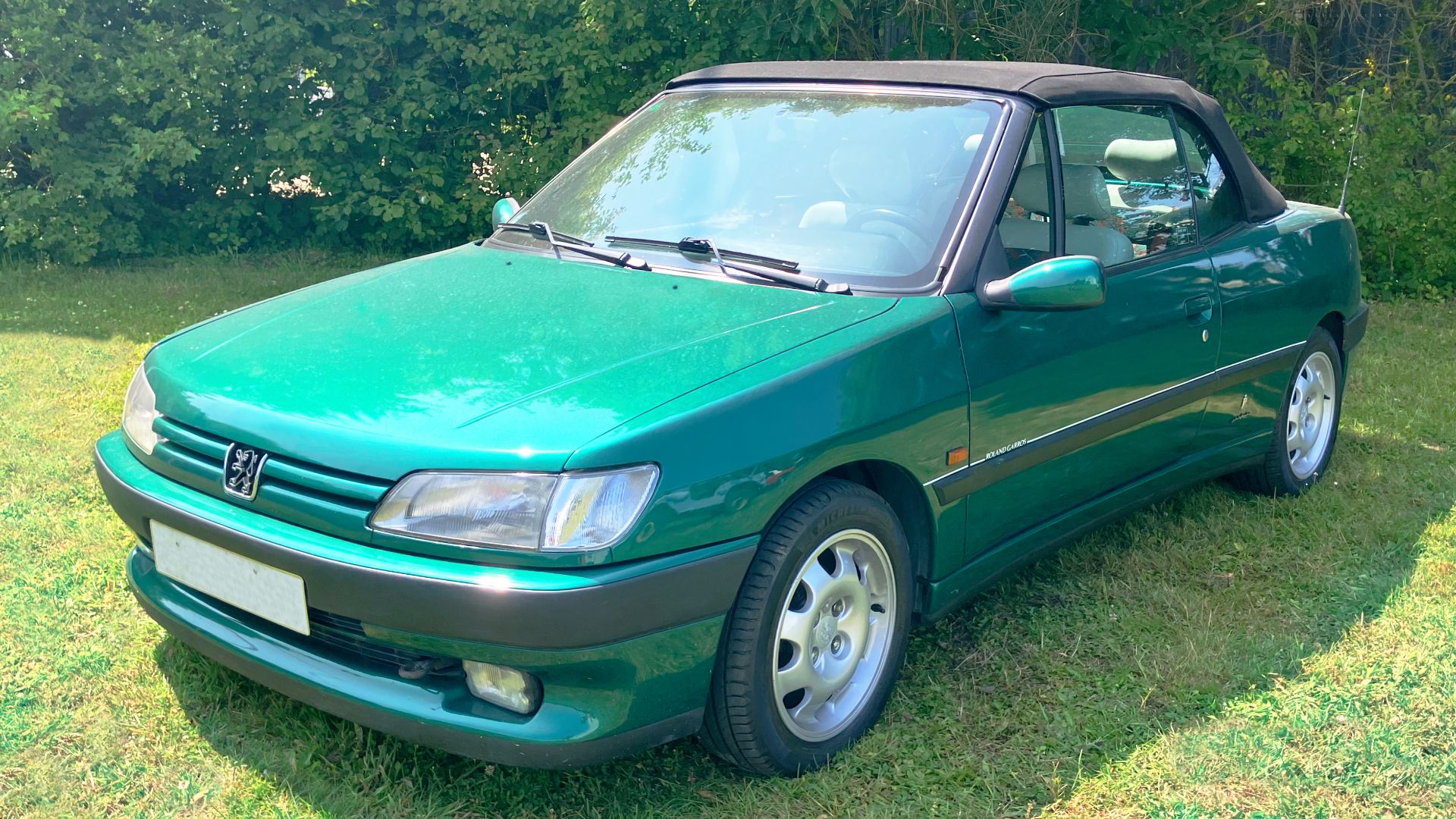 File:Peugeot-306-cabriolet-Roland-Garros-AvG-byRundvald.jpg