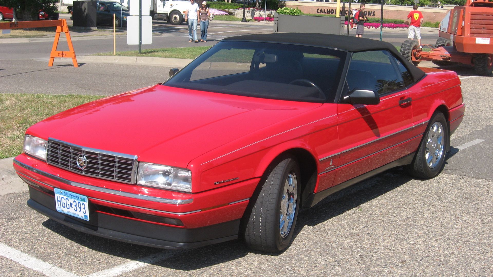 File:Red closed Cadillac Allante fl.jpg