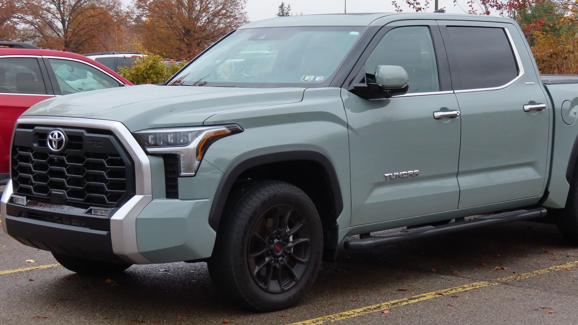File:2022 Toyota Tundra Limited CrewMax Short Bed 4x4 with TRD Off-Road Package, front left.jpg