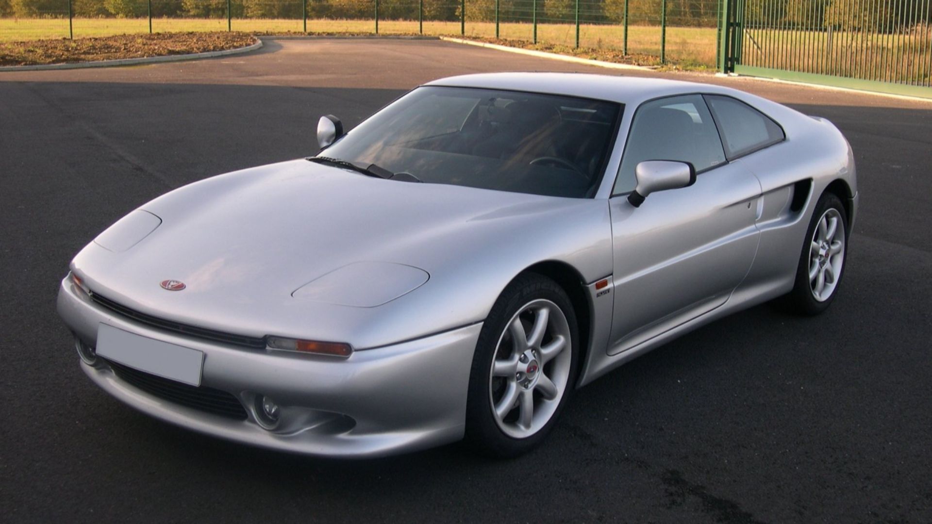 File:Venturi 300 Atlantique 3.4 front.jpg
